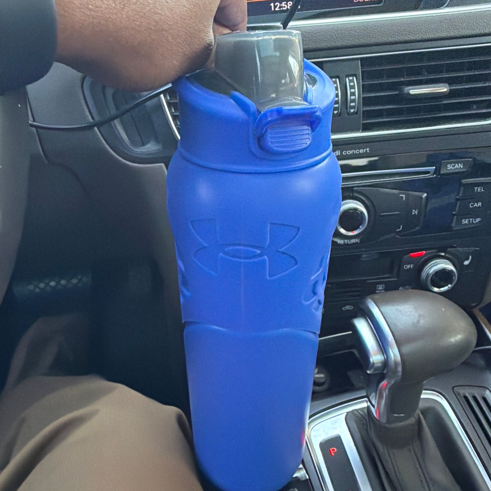 Under Armour UA 24 oz. Clarity Water Bottle in Royal Blue