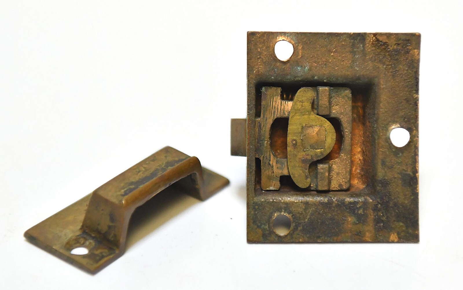 VINTAGE BRASS TURN KNOB HANDLE SPRING LATCH WITH RECEIVER