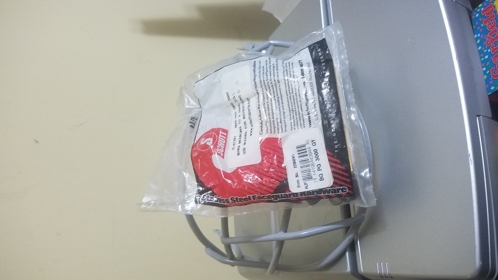 New Schutt BBG PRO GUARD 3000 Schutt Softball Faceguard 12190101