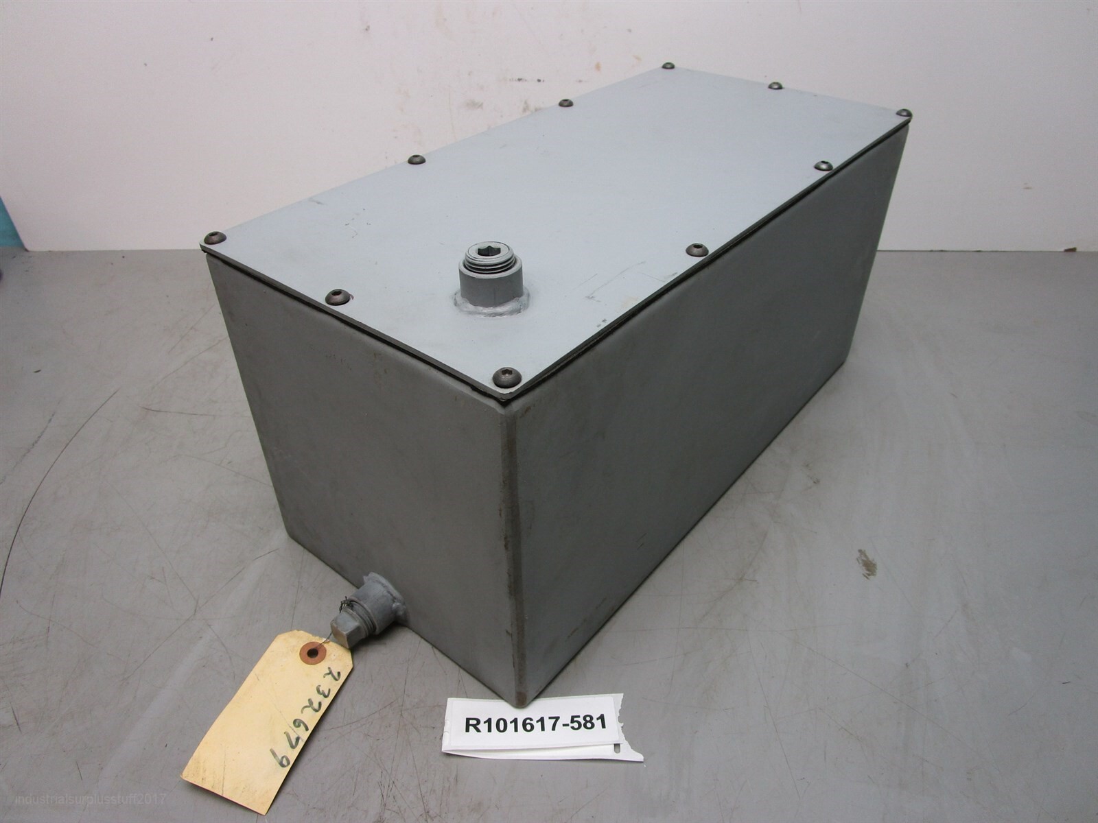 Motch 3.9 Gal 232679 Oil Reservoir Container 17.25" x 7.25" x 7.25" 3/4" npt New