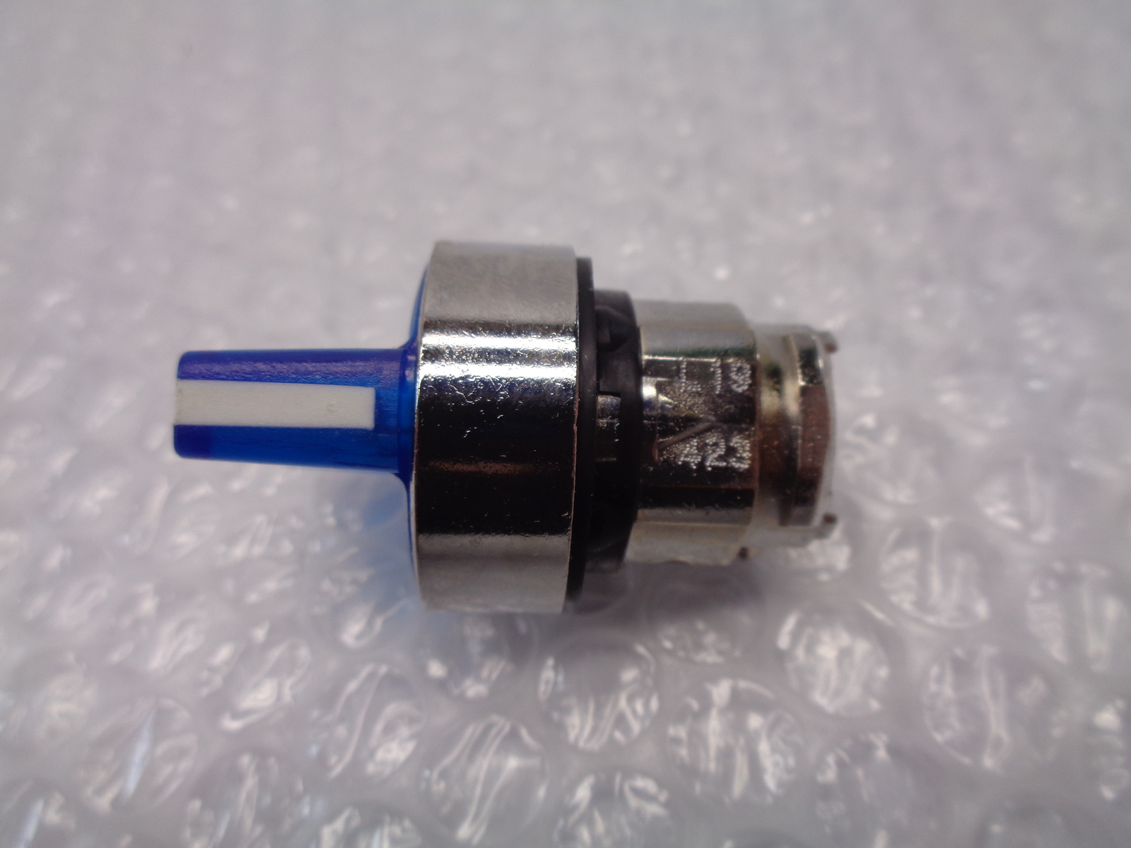 SCHNEIDER ELECTRIC ZB4BK1563 SELECTOR SWITCH BLUE NSMP