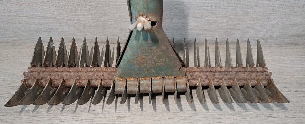 Lawn Garden Rake Thatching 21-B Adjustable Hunter Spring Div. Ametek Inc.
