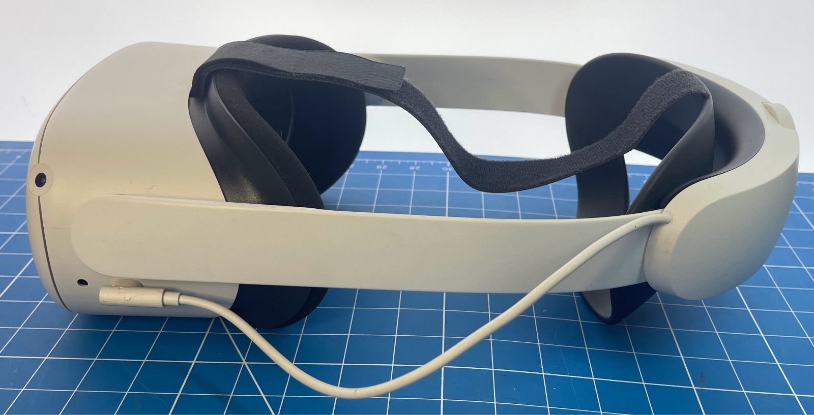 Meta Oculus Quest 2 KW49CM Standalone VR Headset No Controllers Extra Battery
