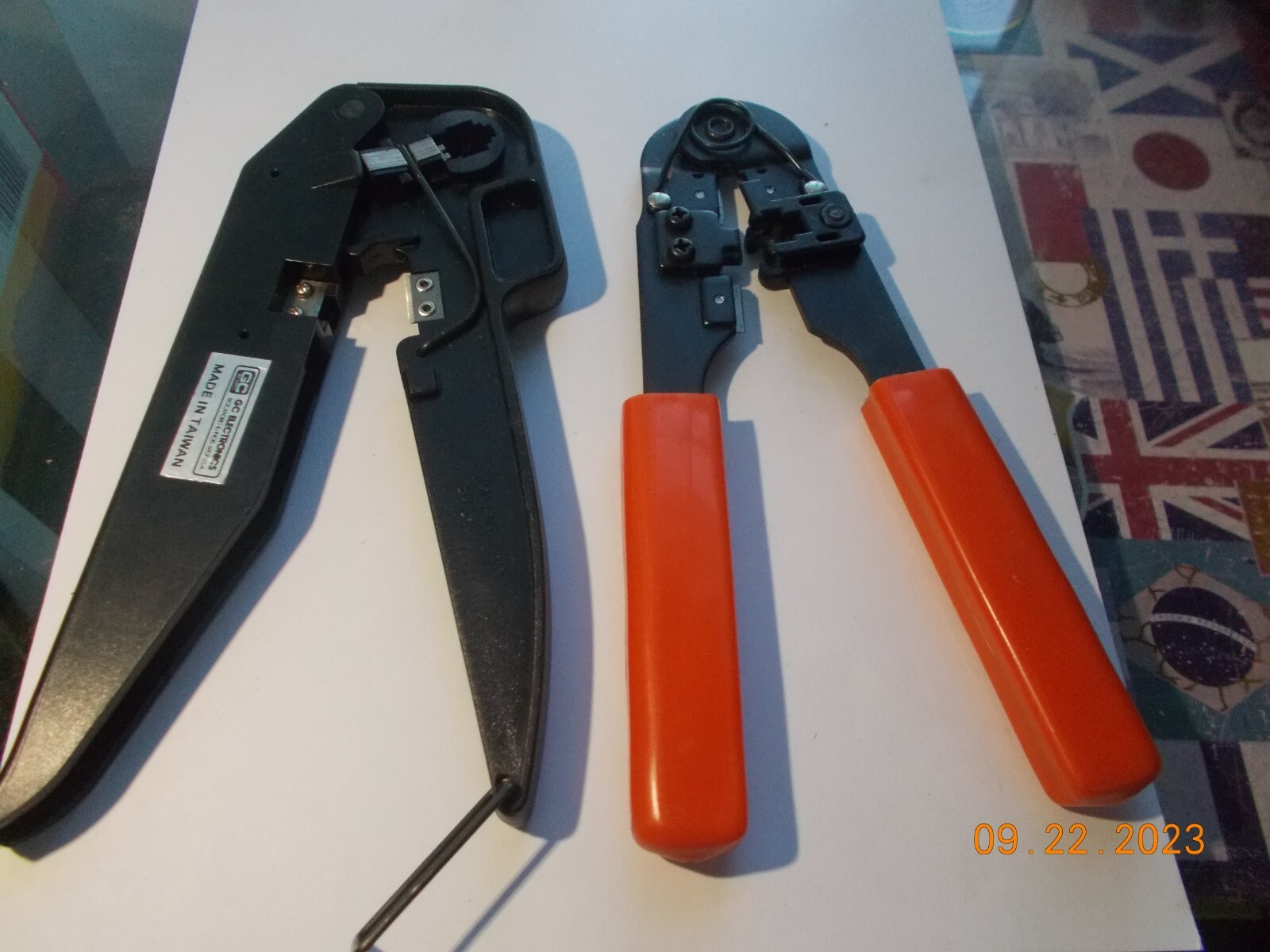 2 Modular Connector Crimping Tools for 6 Conductor Modular Connectors