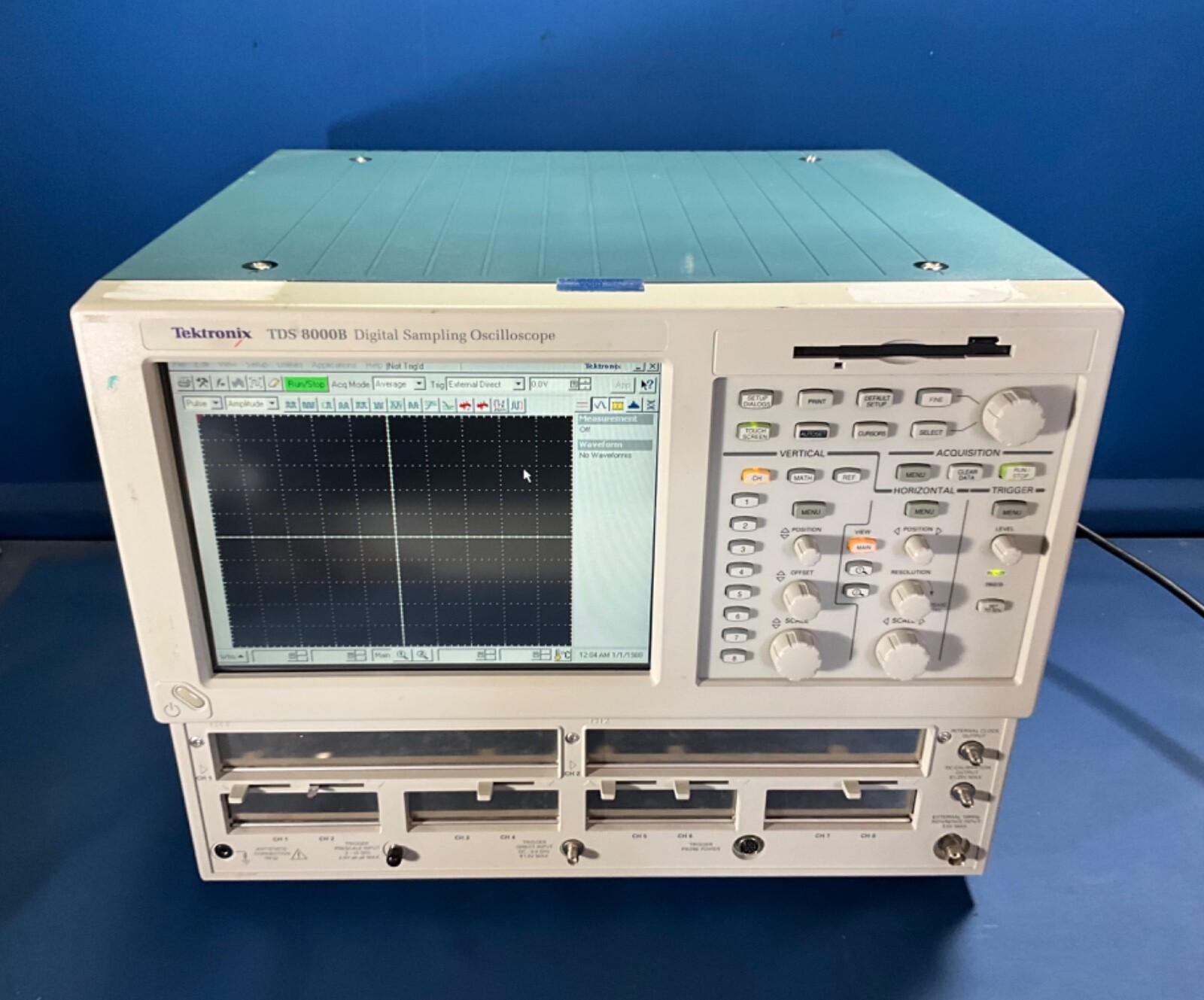 TEKTRONIX TDS8000B DIGITAL SAMPLING OSCILLOSCOPE