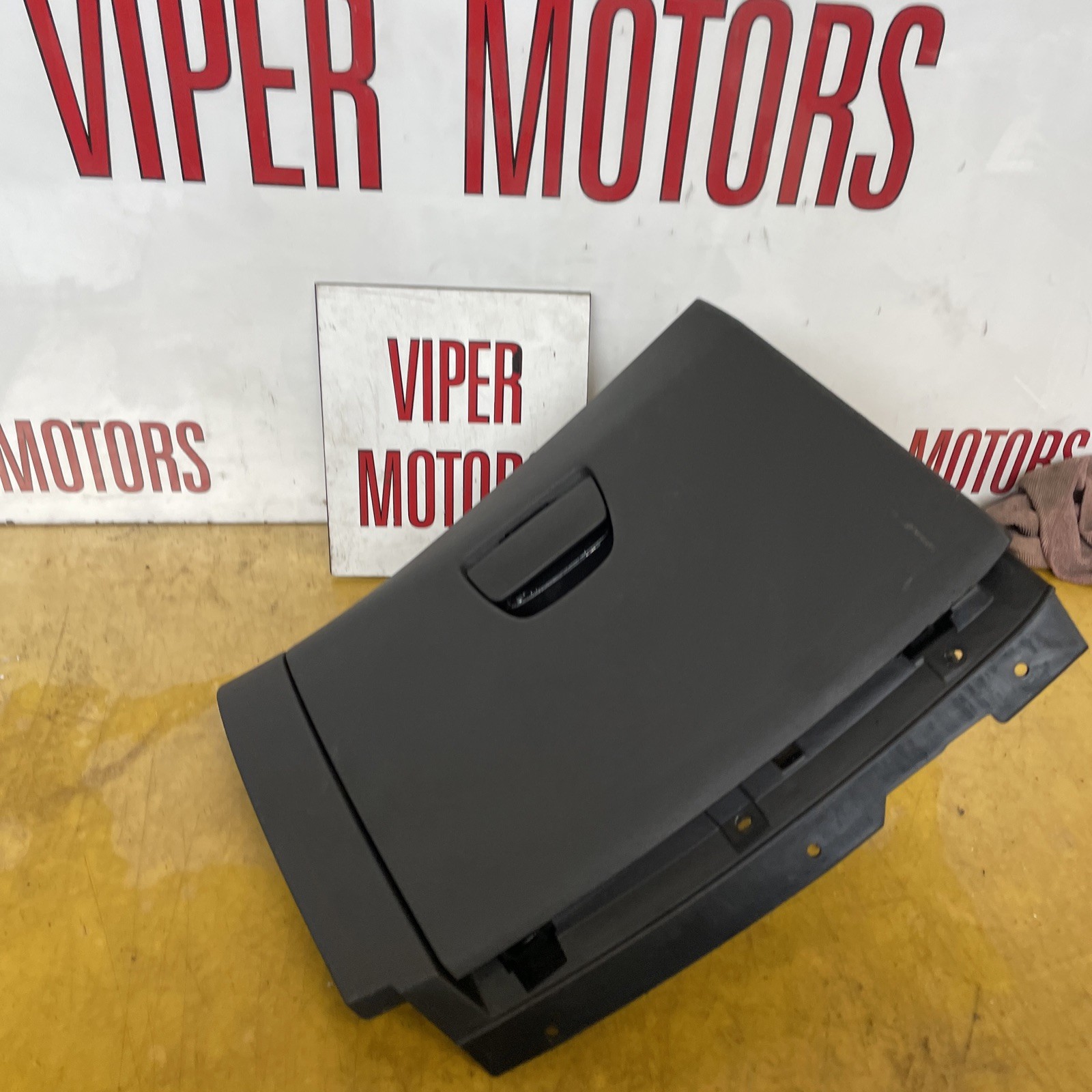 Peugeot 208 Glovebox Glove Box 9672849577 2012-2019 Ref 270 Z