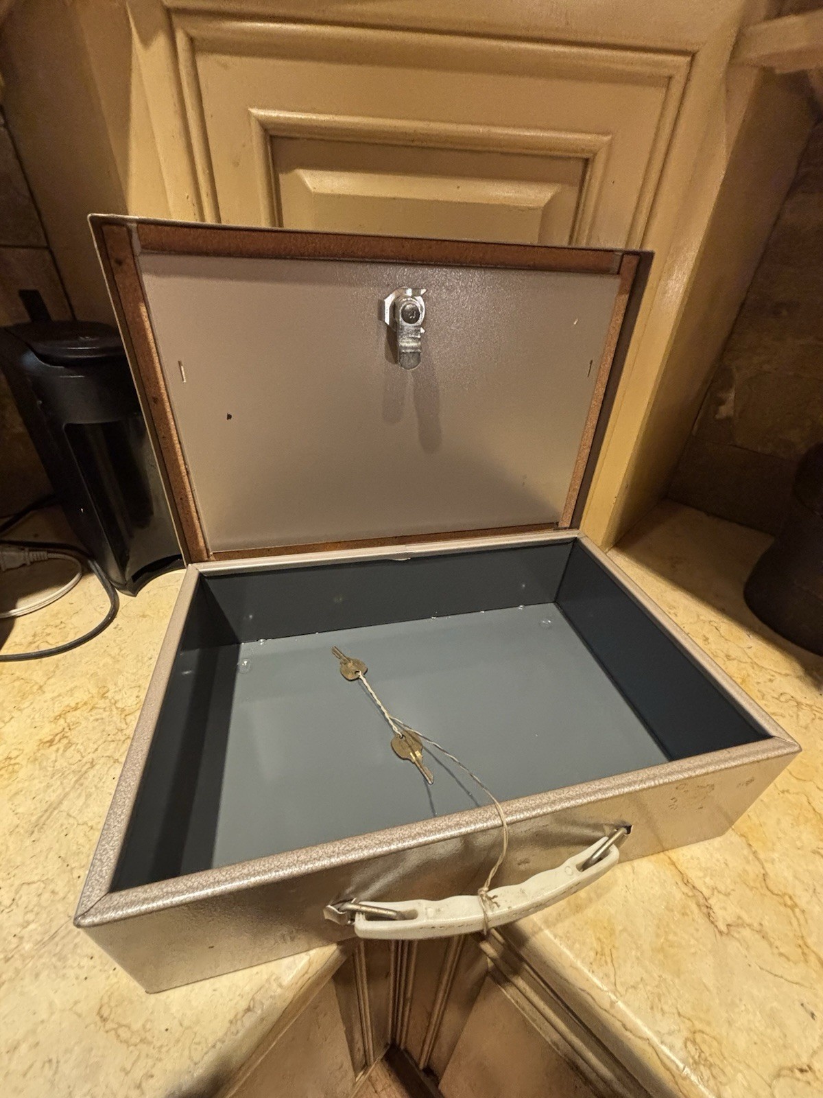 Vintage Heavy Duty SECURITY LOCK BOX w/two Keys
