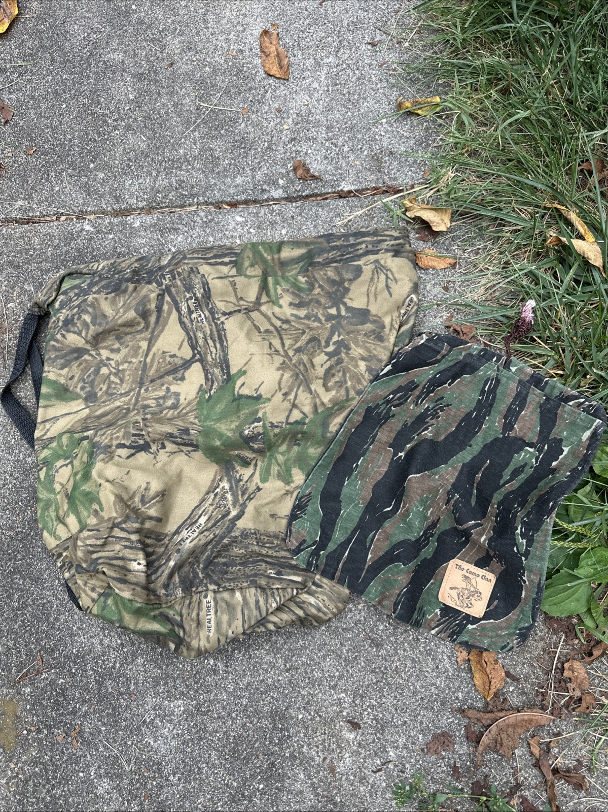 Lot Of 2 Camouflage Cinch Bags Real tree The Camo Clan Brand