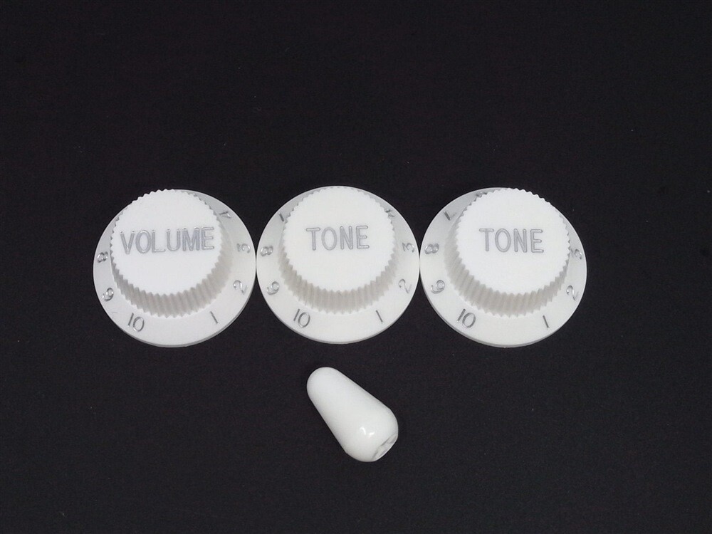 True Custom Shop® White Knobs & Switch Tip With Silver for Fender Stratocaster