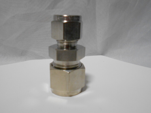 PARKER 8RU6316 FITTING-New In Box