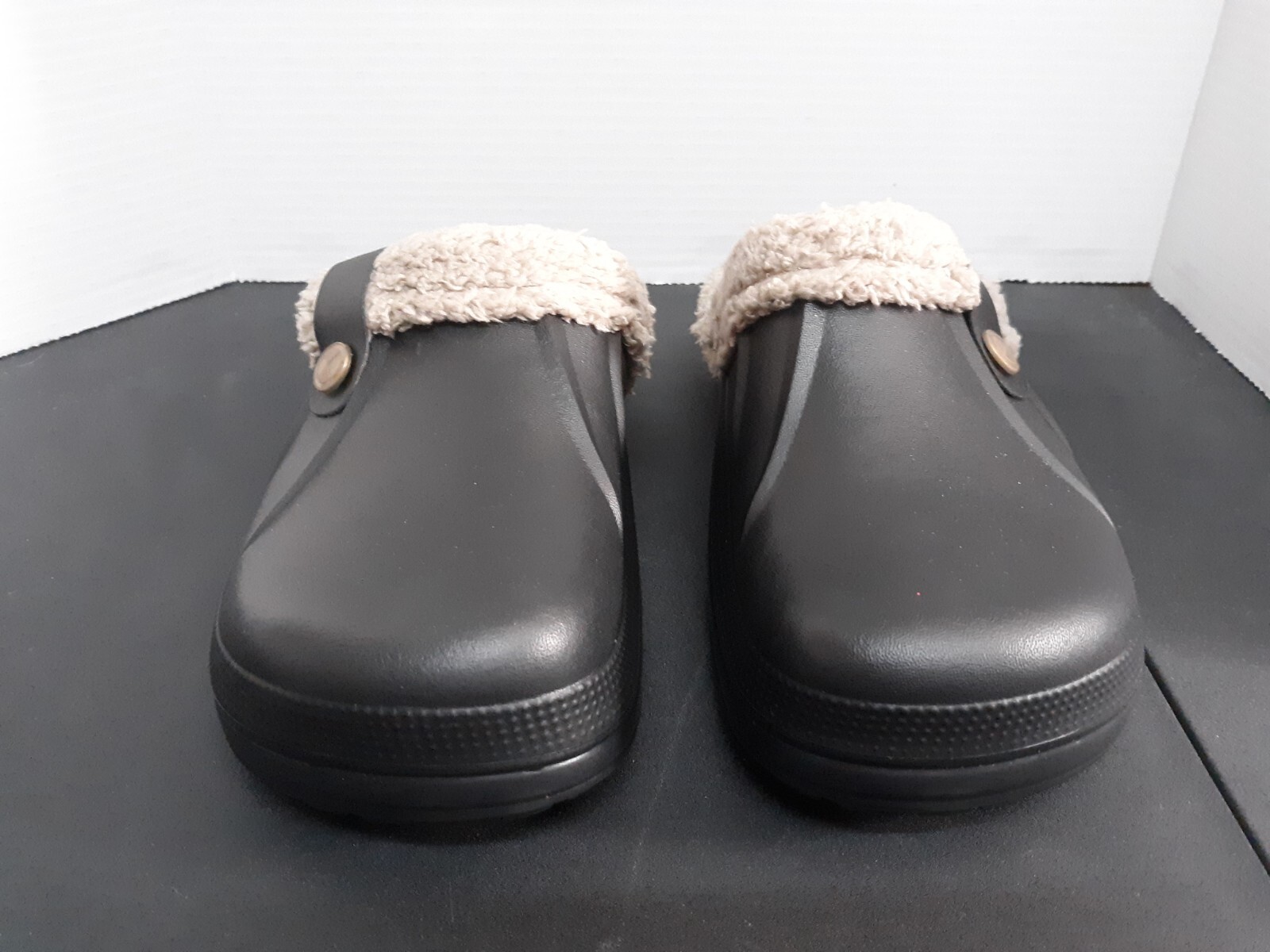 Beslip Unisex Fur Lined Clogs Size 42-43 Black/Khaki