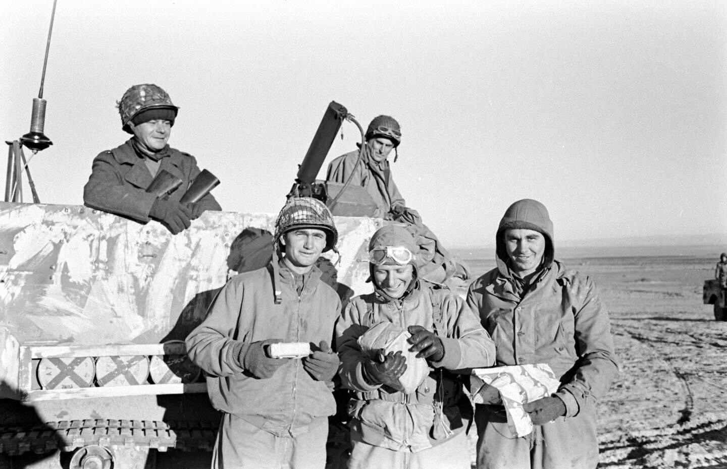 WW2 WWII Photo World War Two / US Army Half Track in Tunisia March 1943 US152