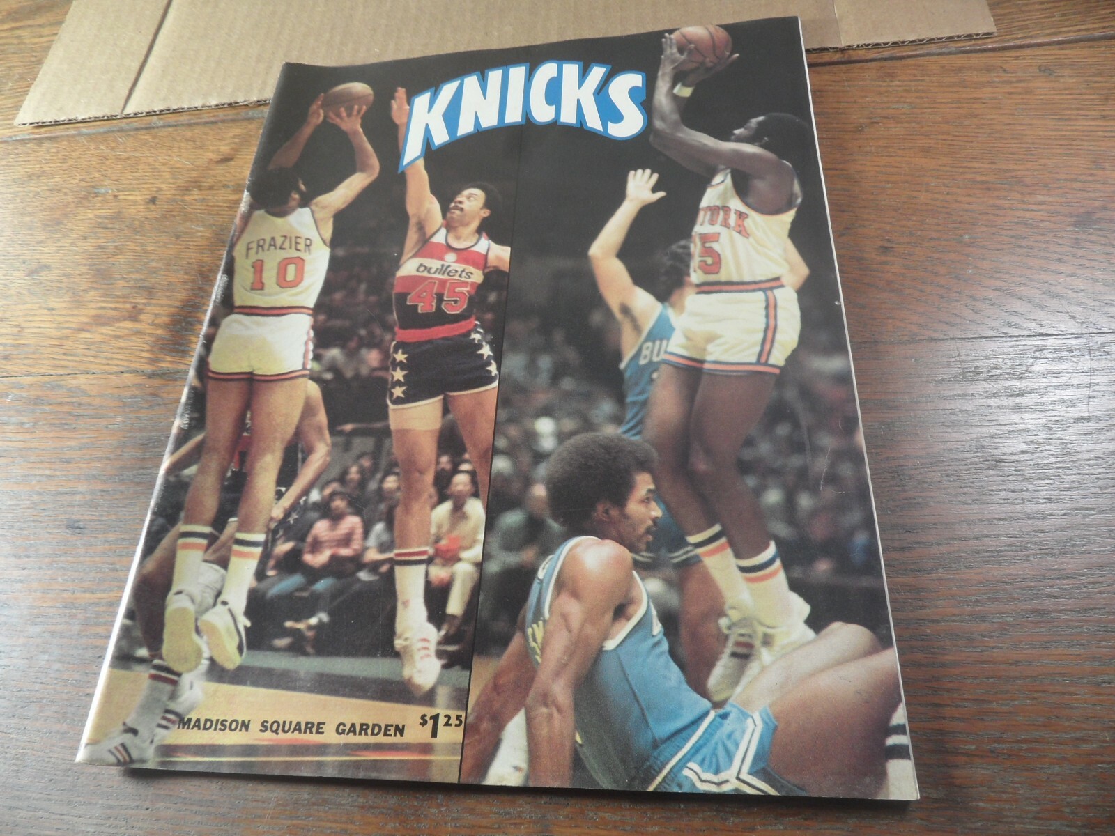 38-A KNICKS vs. Bullets Basketball program March 6, 1976  Vol. 9, No.3