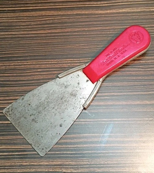 Vintage Red Devil 3" Angled Scraper Blade Putty Knife No P103 Made In USA.