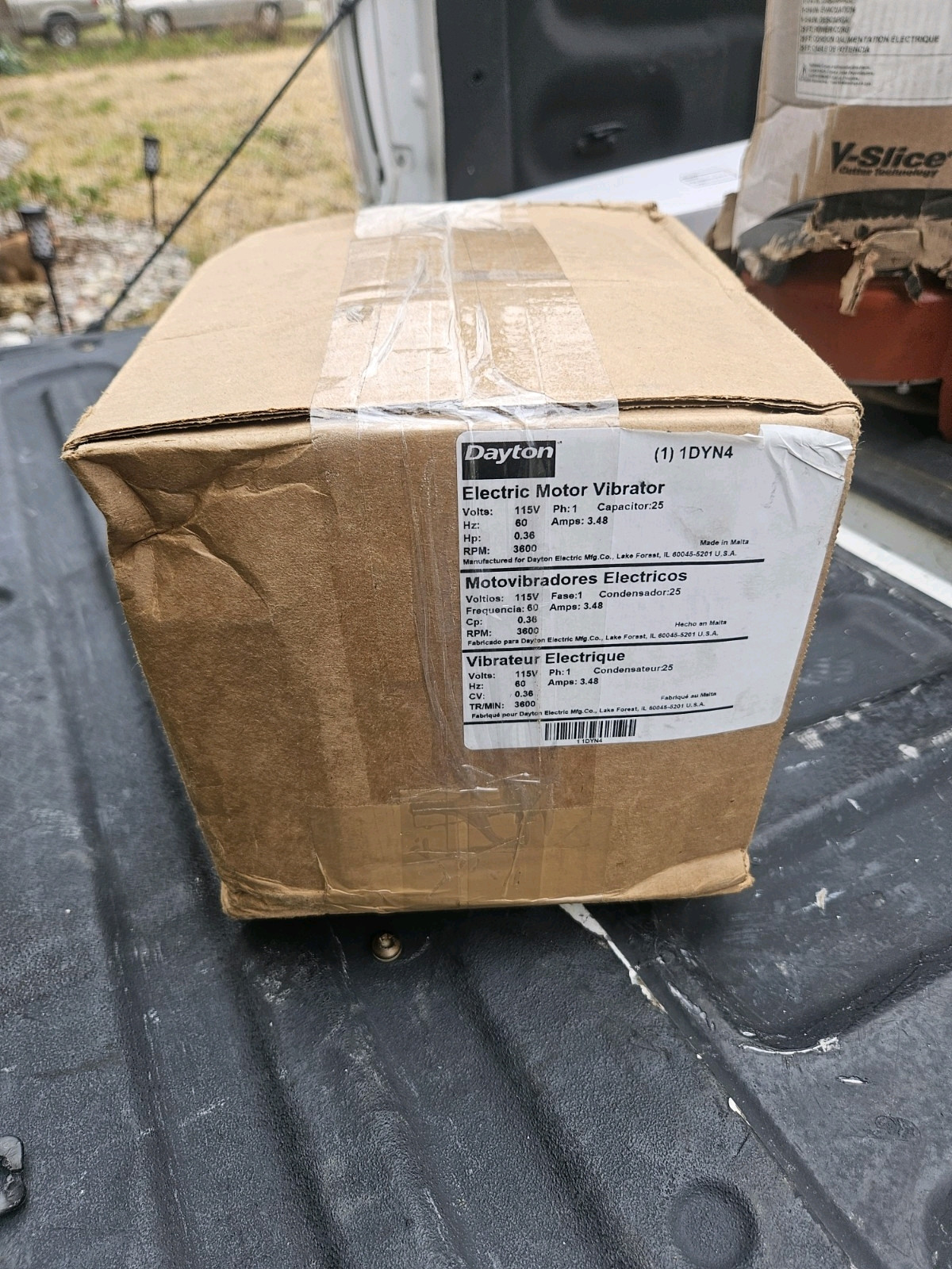 DAYTON 1DYN4 Electric Vibrator,1-Phase,Force 712 lb 1DYN4