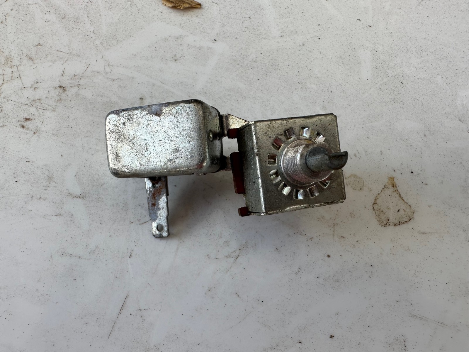 John Deere AR64992 Rotary Switch -B-
