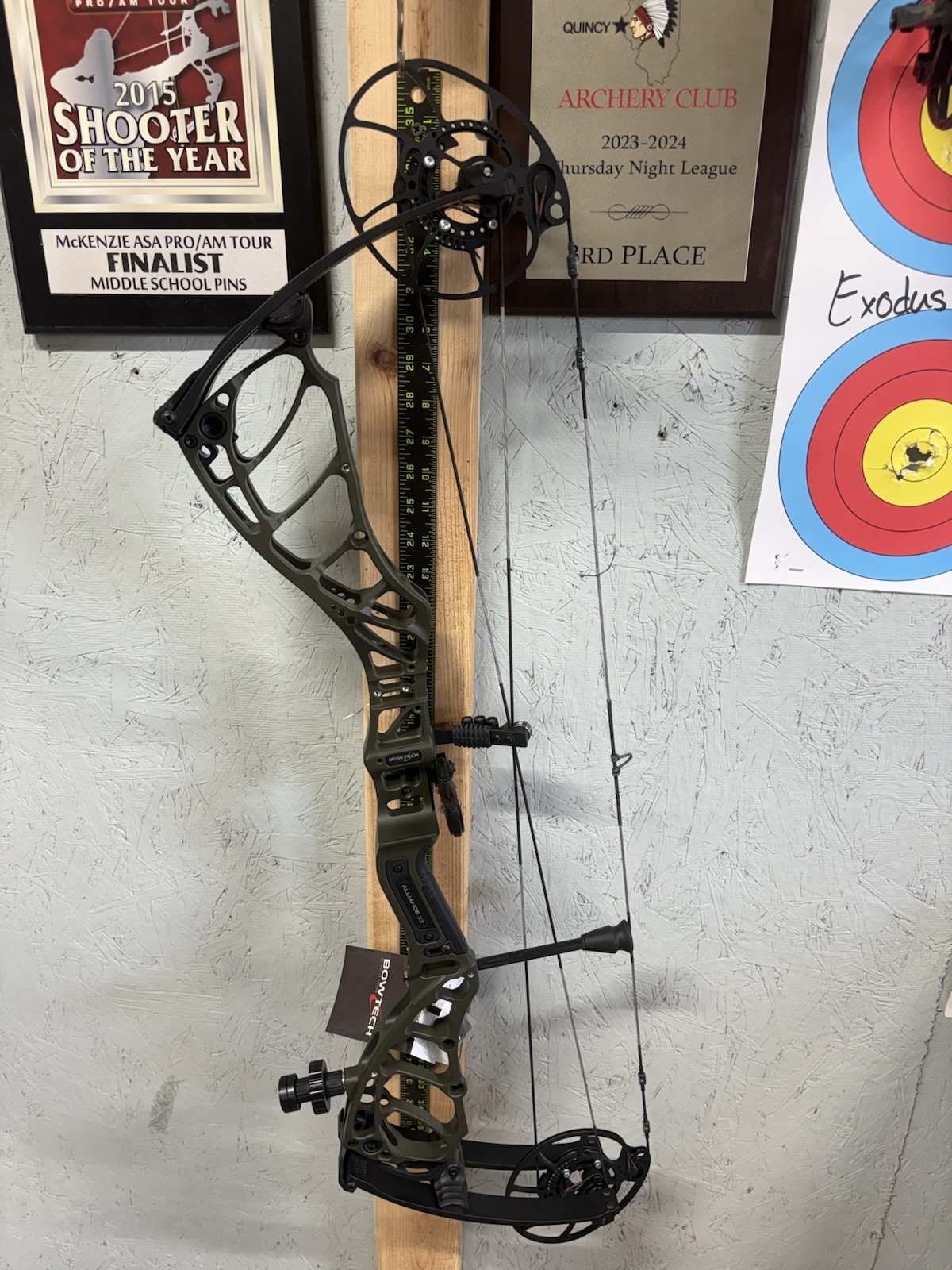 Bowtech Archery 2026 Compound Bow - Alliance 33 - RH - OD Green - #75