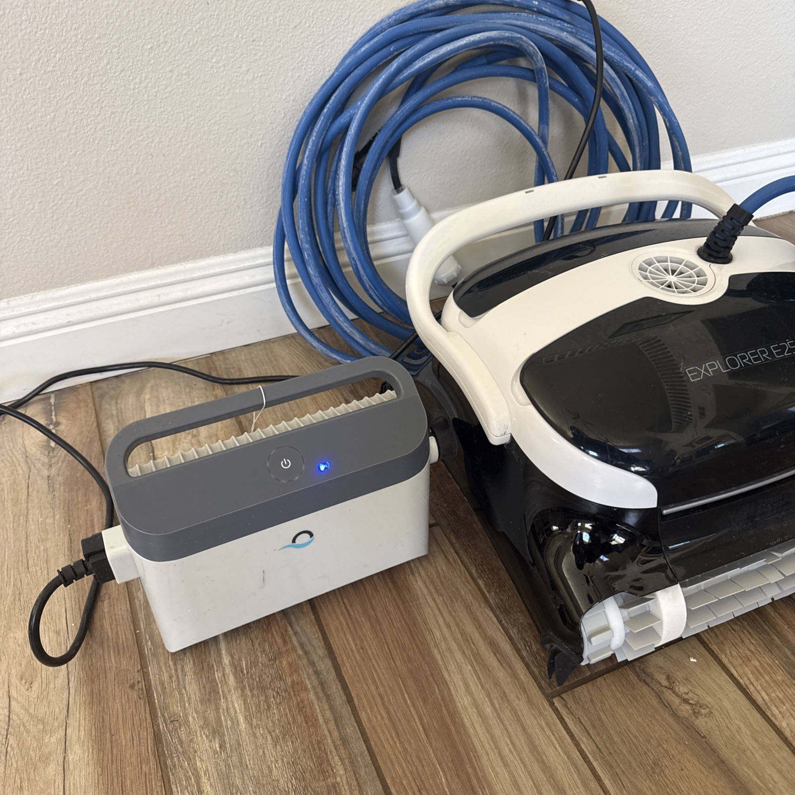 Dolphin Explorer E25 WiFi Robotic Pool Cleaner Wall Climbing