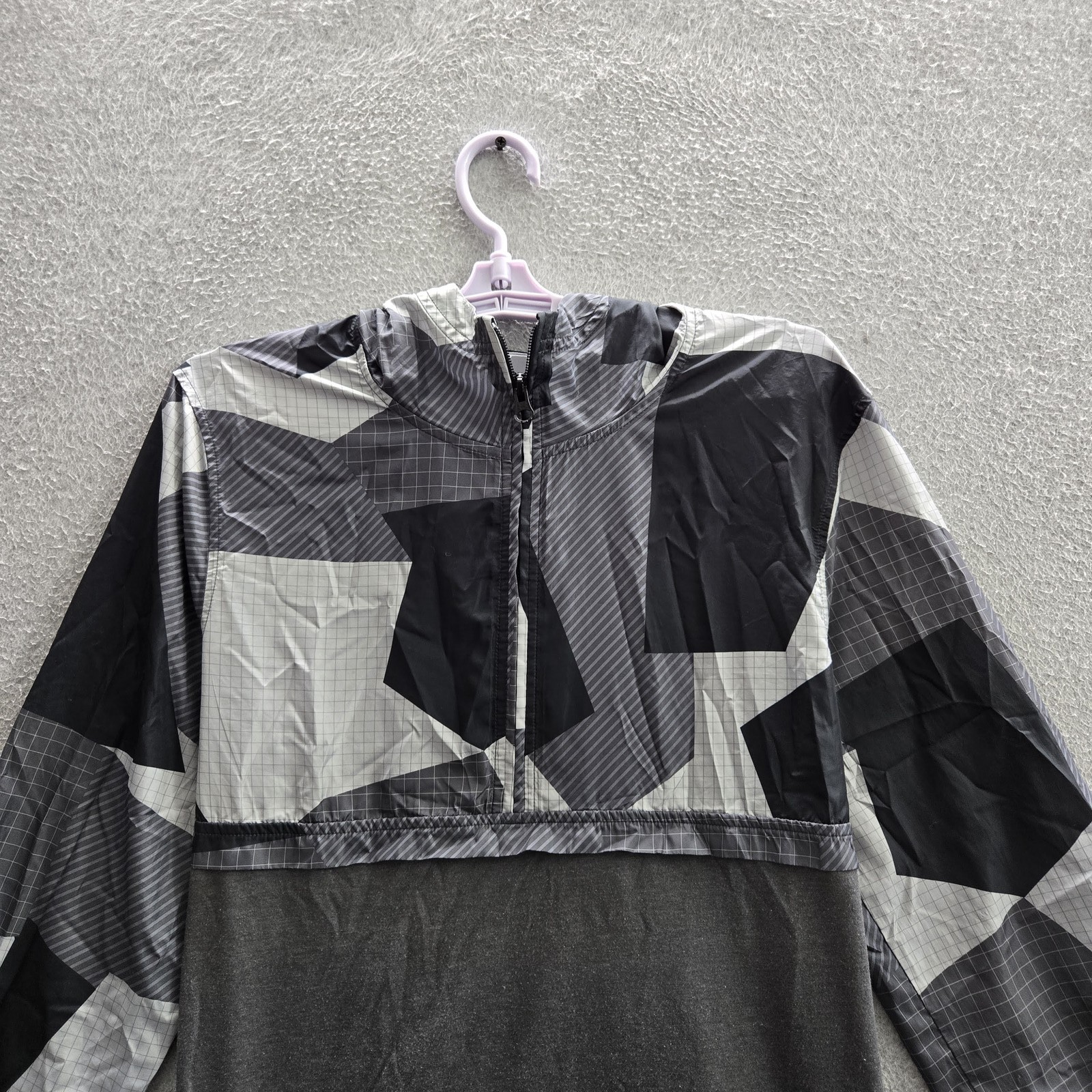 Under Armour Men Jacket SMALL Gray Geometric Activewear Anorak Fitted