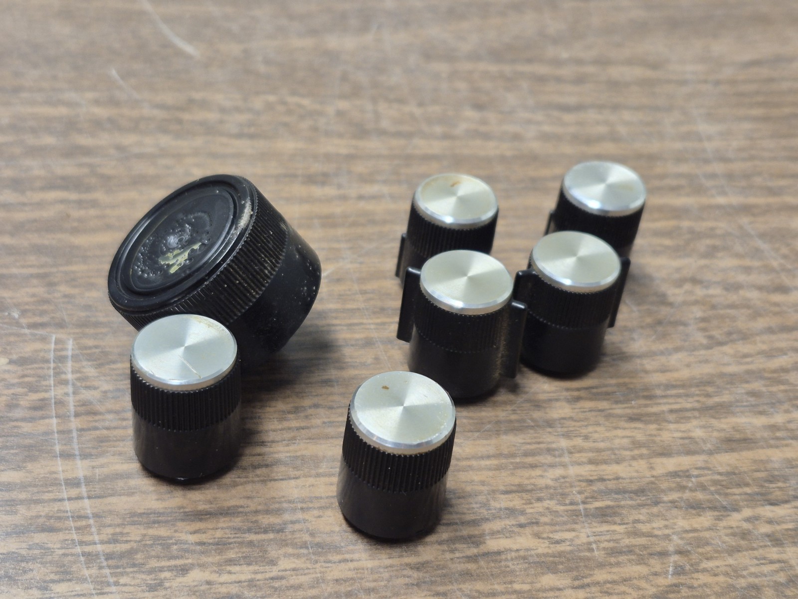 Panasonic SE-3280 Stereo Am/fm 8 Track Turntable Knobs