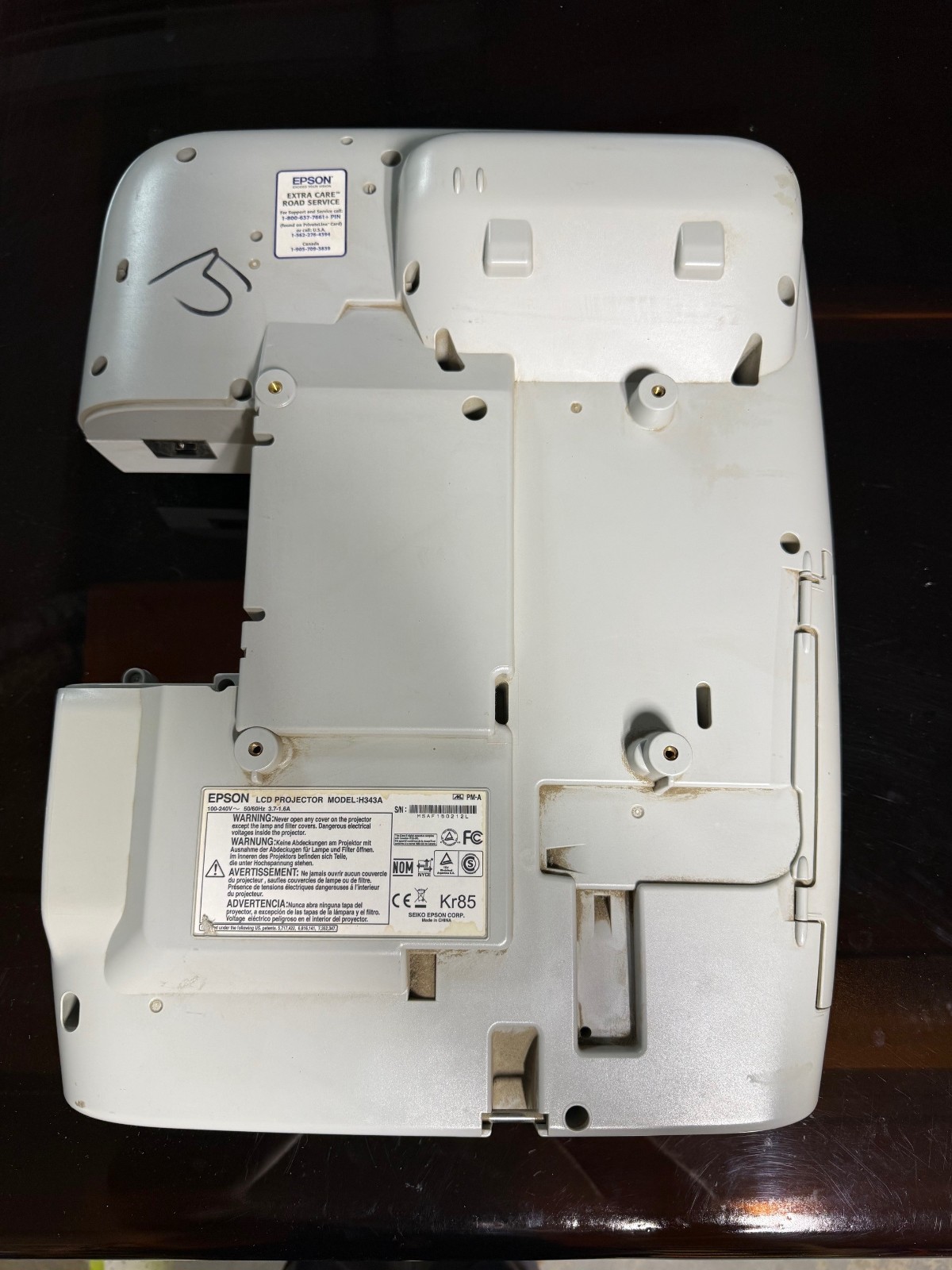 Epson Powerlite 460 Projector Powers On Lamp Hours at 2058