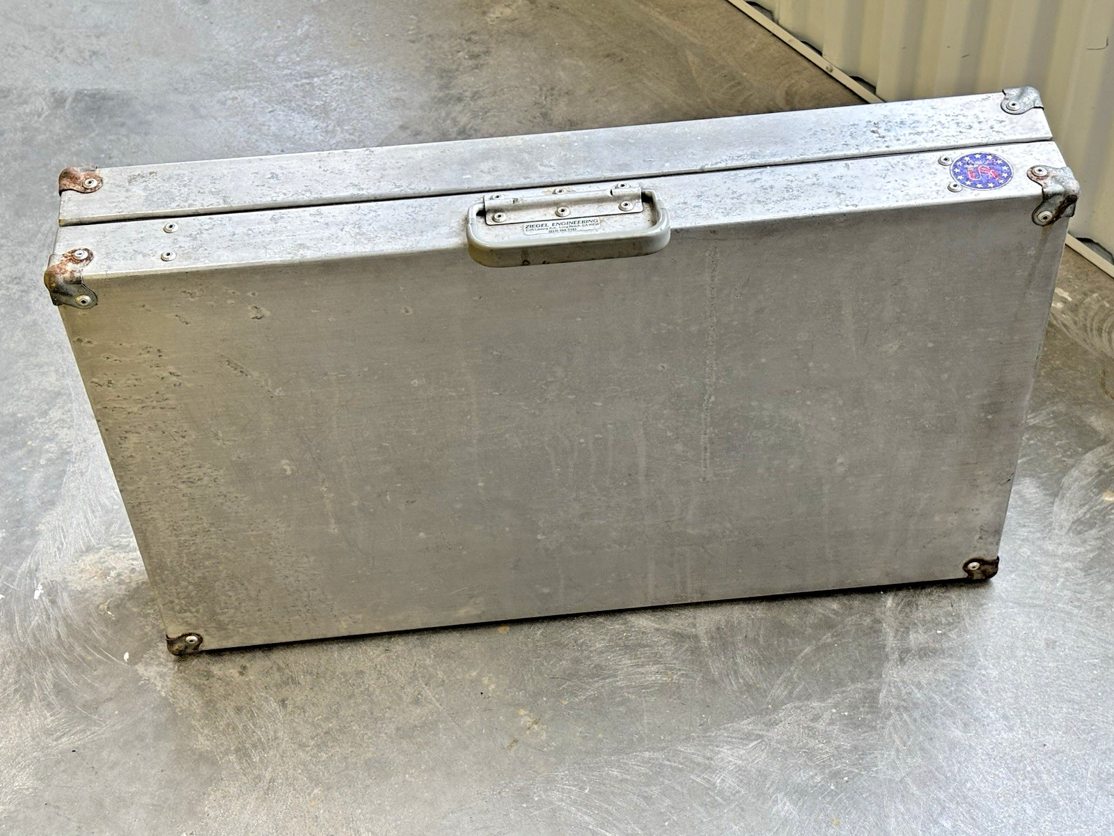 Vintage Ziegel Engineering Aluminum Travel Case Foam Lined Interior, Lock & Key