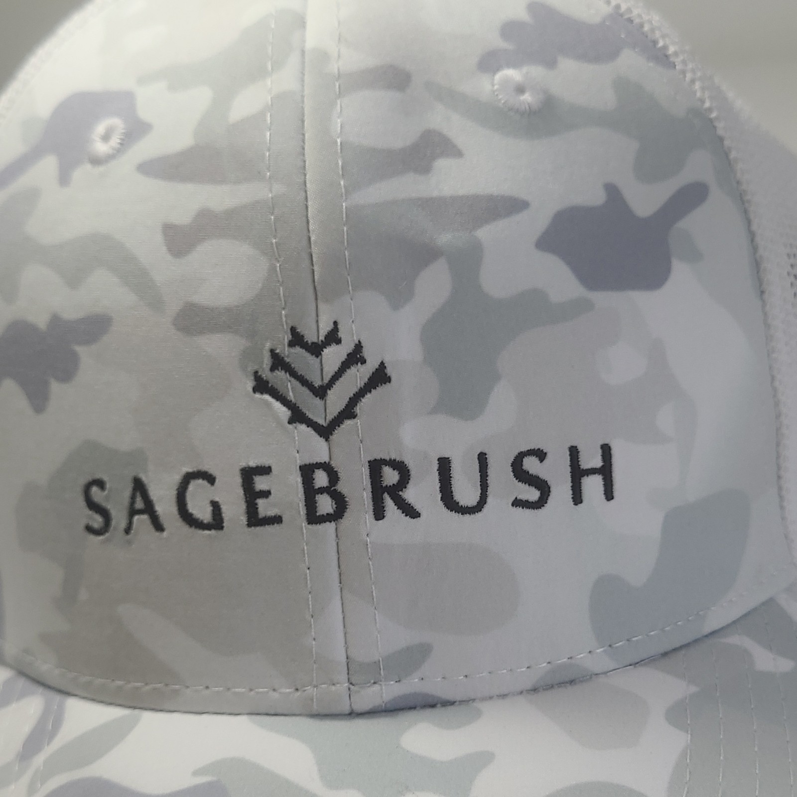 Sagebrush Pukka Camouflage Mesh Adjustable Golf Hat White Gray Mesh Back