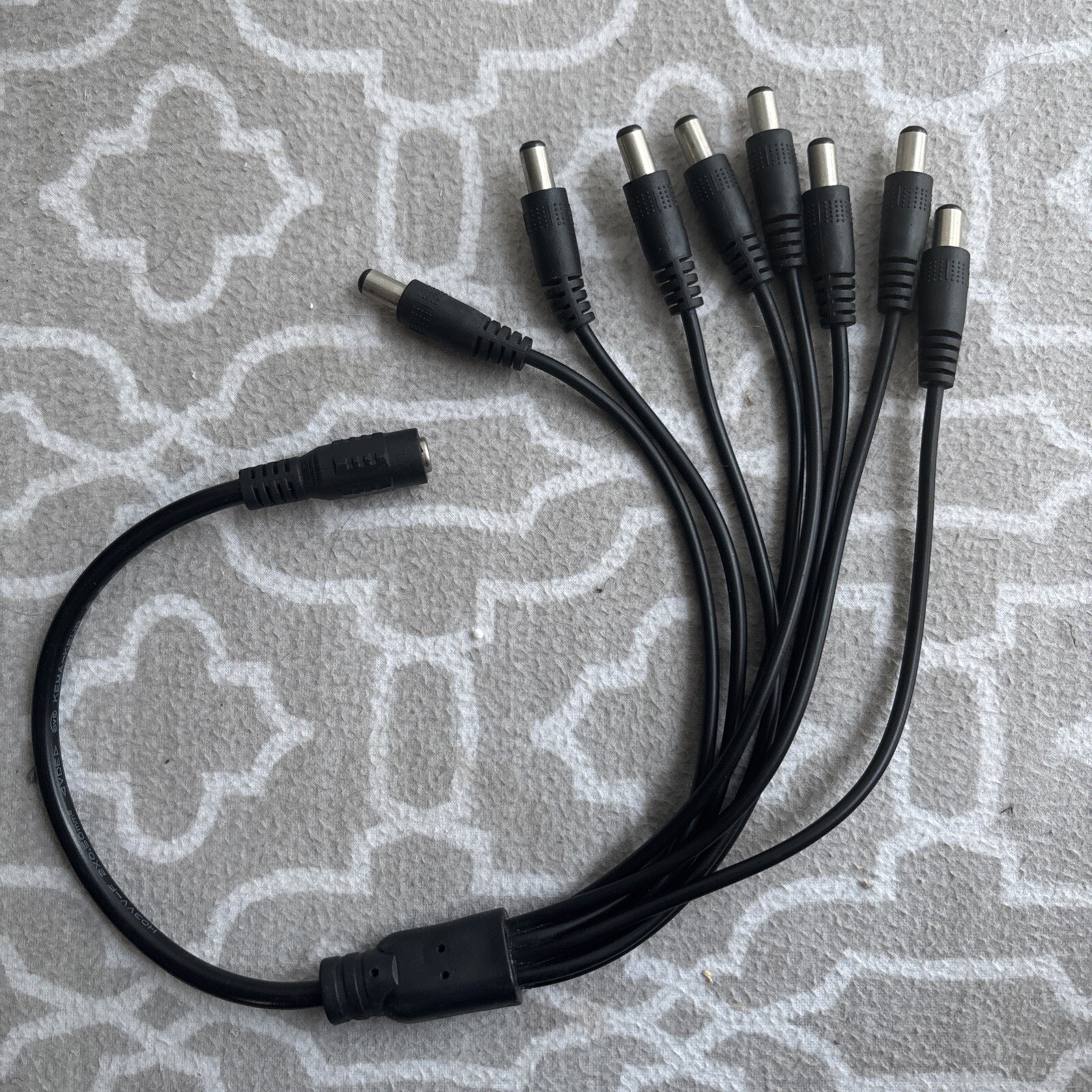 1 Female to 8 Male Power Splitter Cable for CCTV Surveillance System