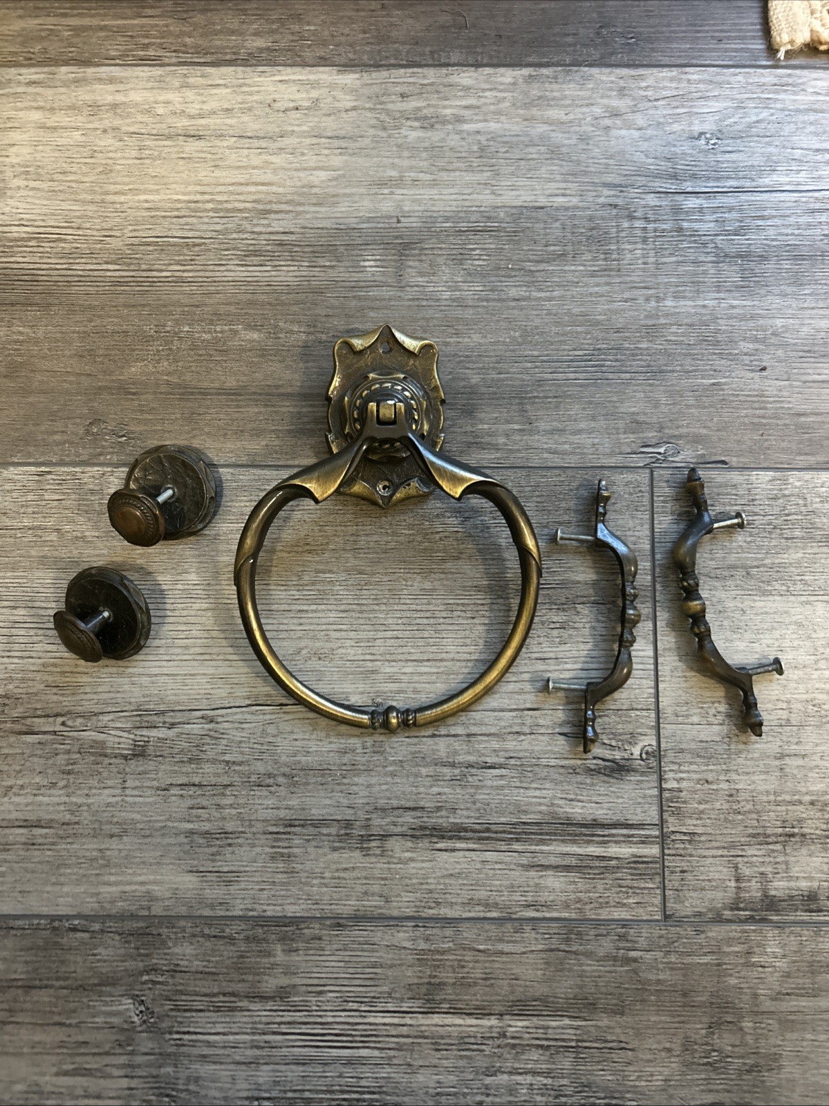 Vintage 5pc Amerock Carriage House Bathroom Towel Holder & 4 Drawer Pulls Handle