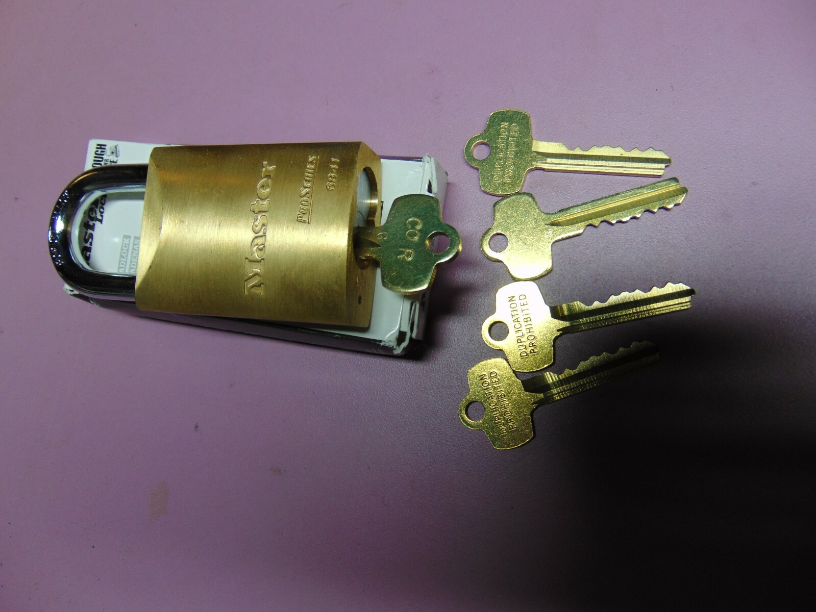1 NEW MASTER  IC BEST CYL. WITH G CORE AND 1 CORE AND 4 KEYS PADLOCK   LOCKSMITH
