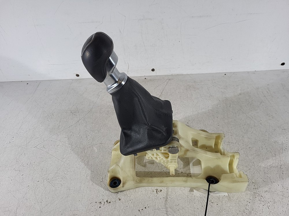 Kia Pro Ceed 4 Hatchback 3 Door 2010-2012 Gearstick N7