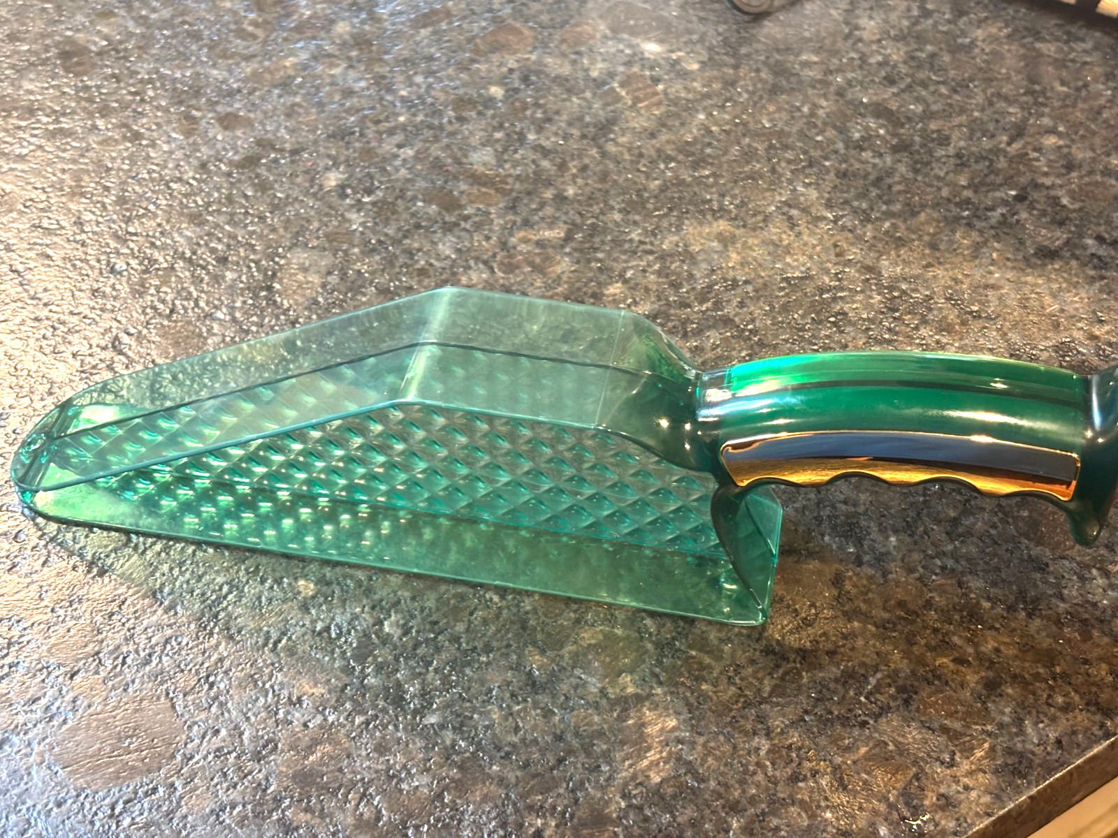Mattress Lifter Wedge Bed Maker Tool for Changing Sheets