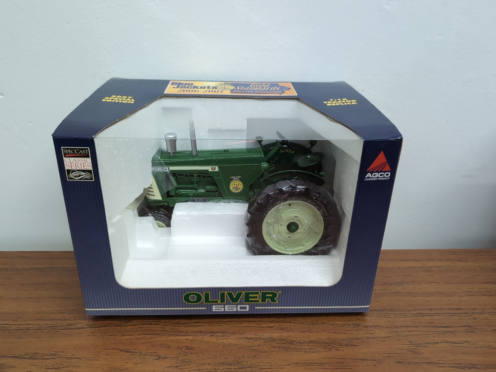 1/16 Spec Cast Oliver 660 Tractor With Narrow Front, 2007 Iowa FFA