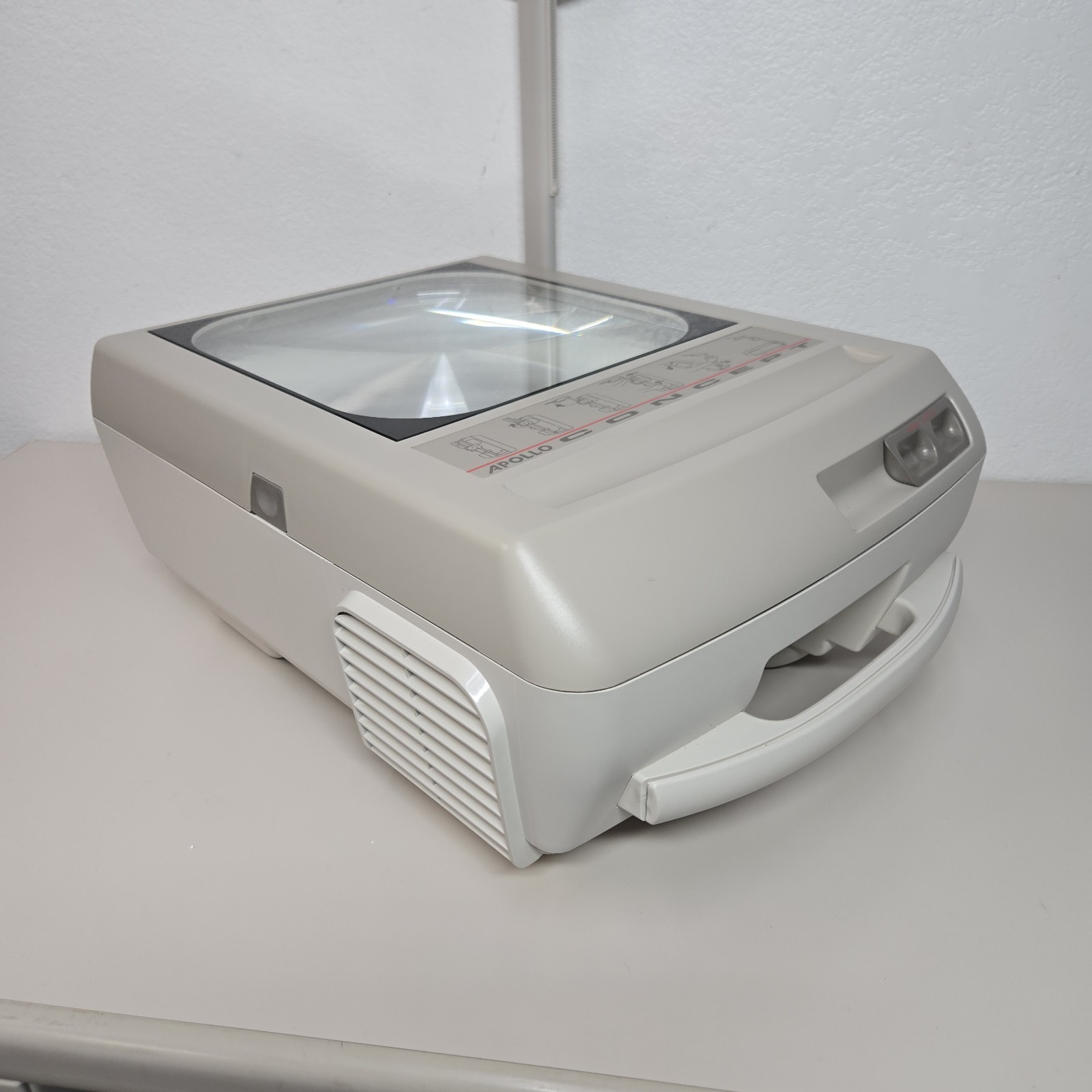 Apollo Concept 2210 Portable Overhead Projector Folding Viewfoil