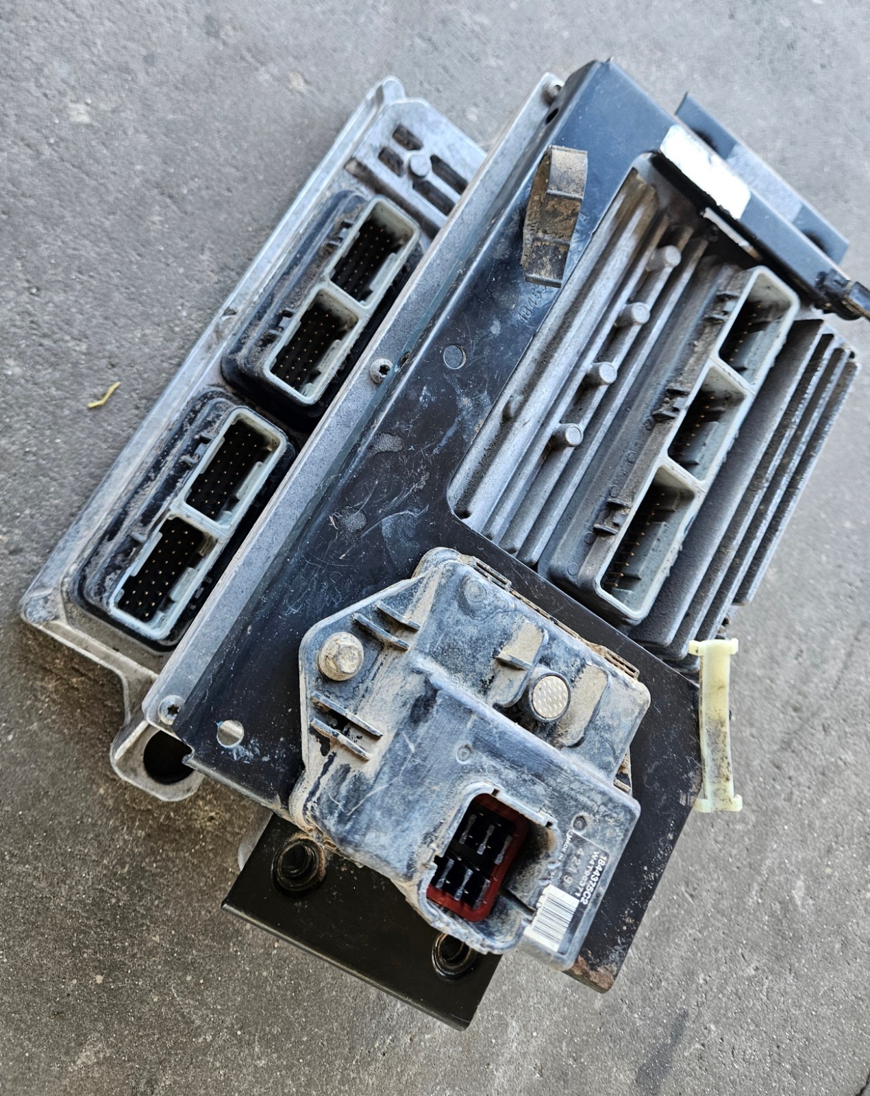 1839368C2 INTERNATIONAL ENGINE CONTROL MODULE - USED - OEM - FAST SHIPPING