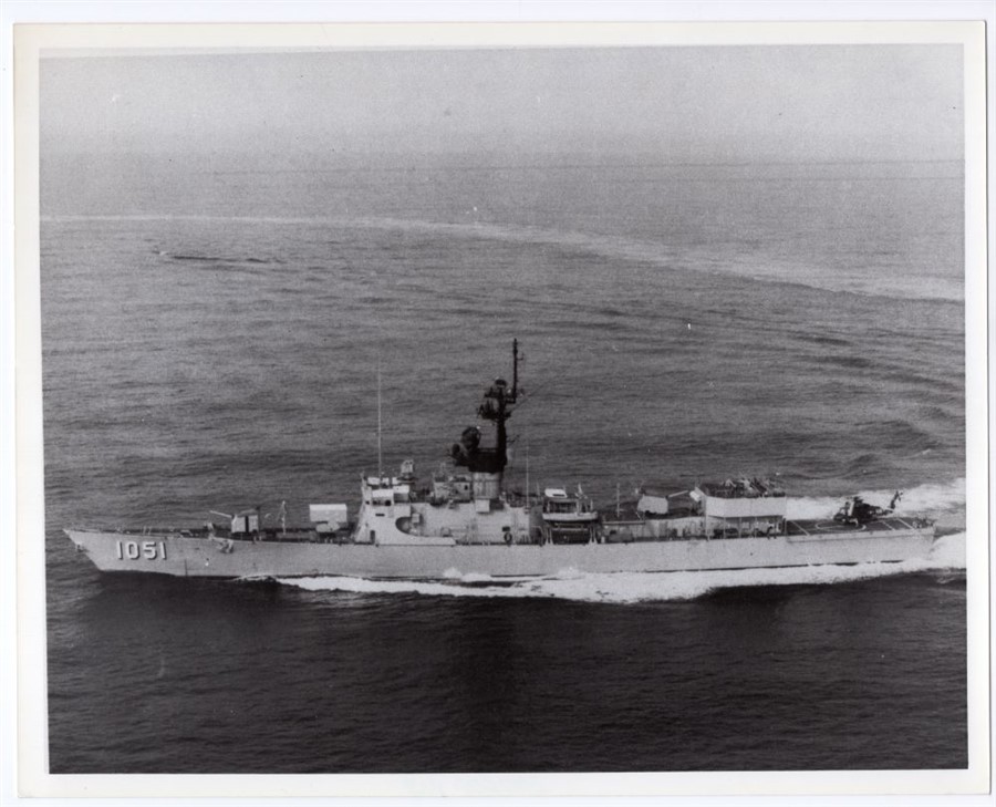 1988 US Navy Frigate FF-1051 USS O'Callahan 8x10 Original Photo