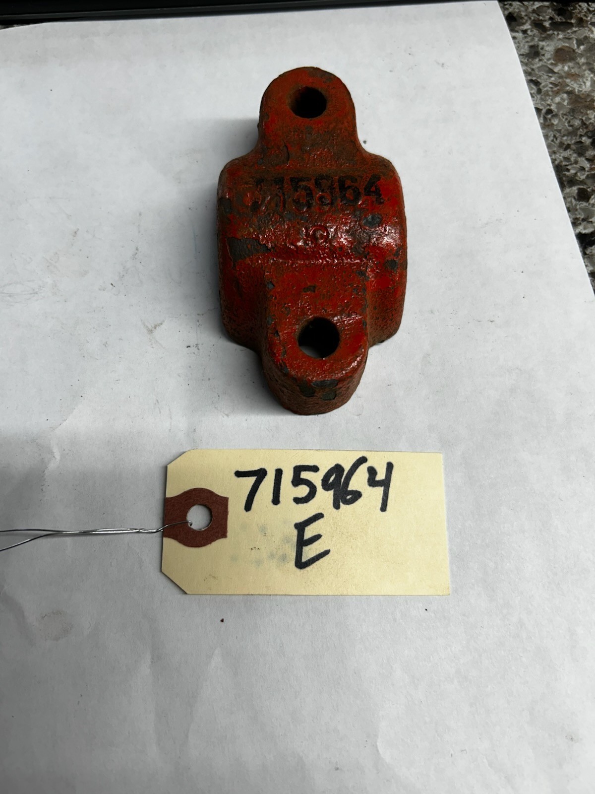 715964 PIVOT CAP FOR NEW IDEA 722/729/729A SHELLER/LOWER SHAKER SHOE