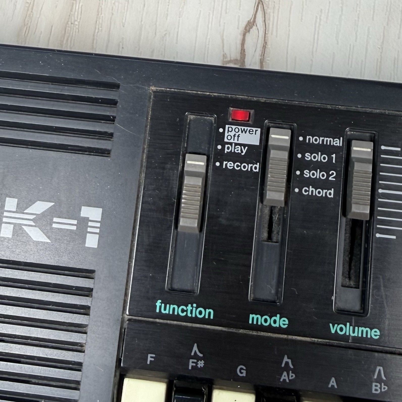 VTG CASIO SK-1 Portable 32-Key Lo-Fi Electronic Sampling KEYBOARD Tested WORKS