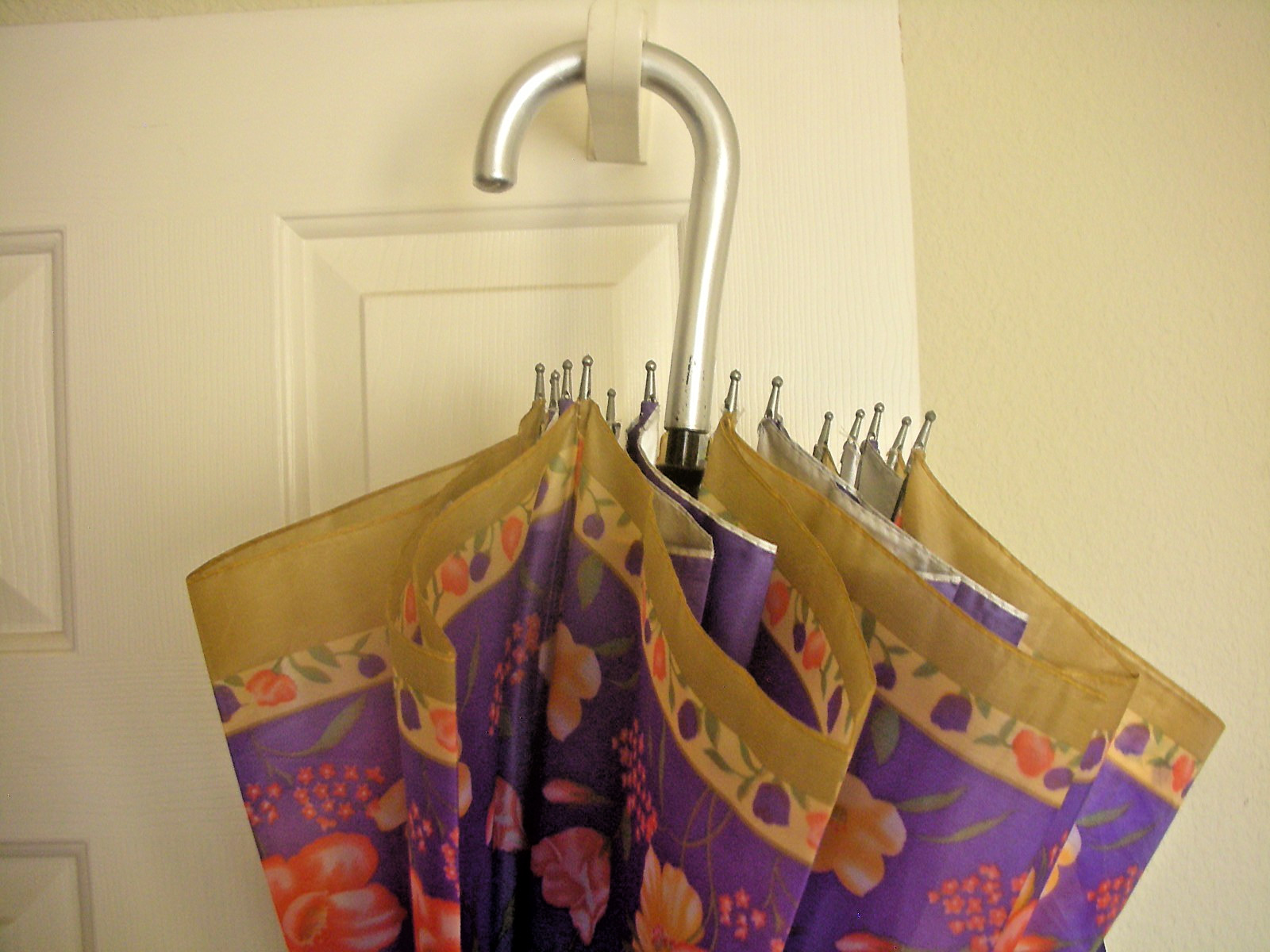 Large 42 inch Diameter Pretty Purple Flowered Umbrella