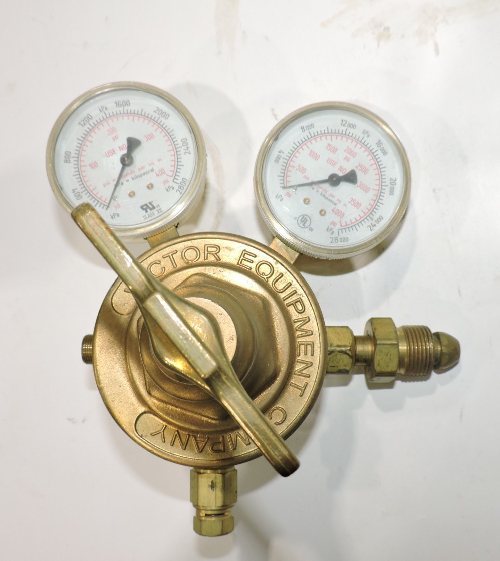 Victor® High flow pit stop dual regulator Model 700E single outlet 3000 PSI Nice