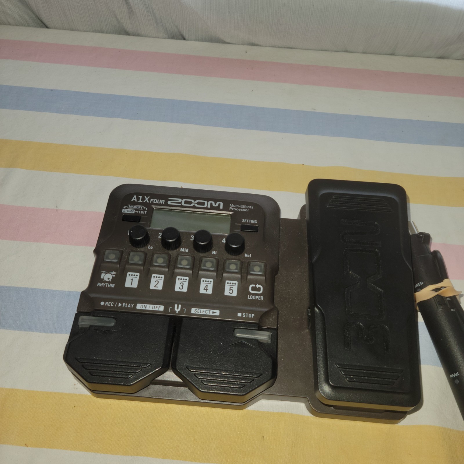 Zoom A1X Four Acoustic Multi-Effects Processor W Expression Pedal + MAA-1 Mic