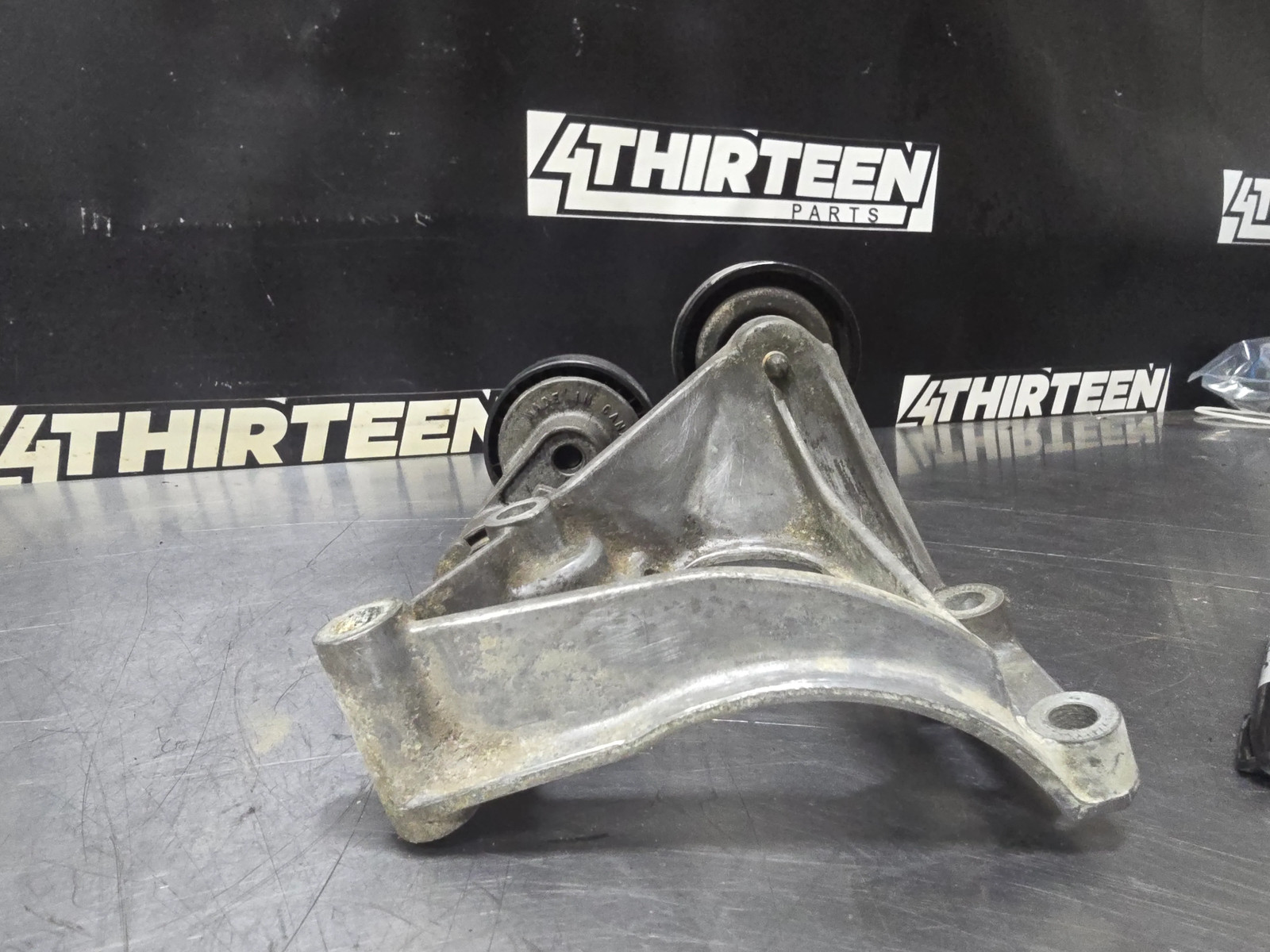 1997-2004 C5 CORVETTE AC COMPRESSOR BRACKET GM 12556444 OEM #N7