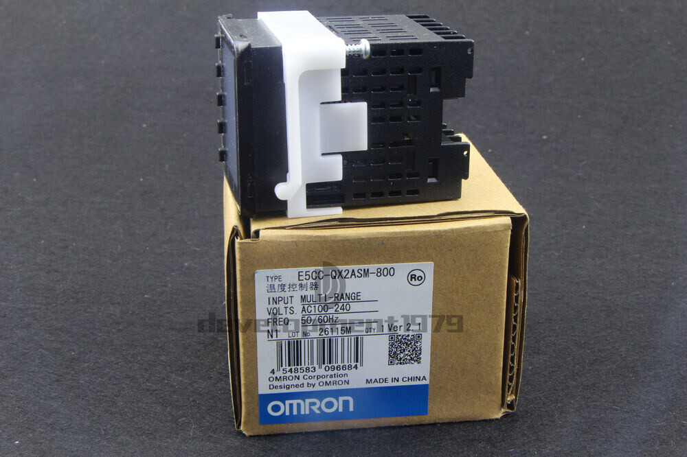 New ONE Omron Temperature Controller E5CC-QX2ASM-800