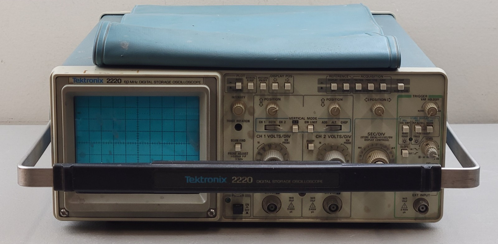 Tektronix 2220 Digital Storage Oscilloscope 60 MHz