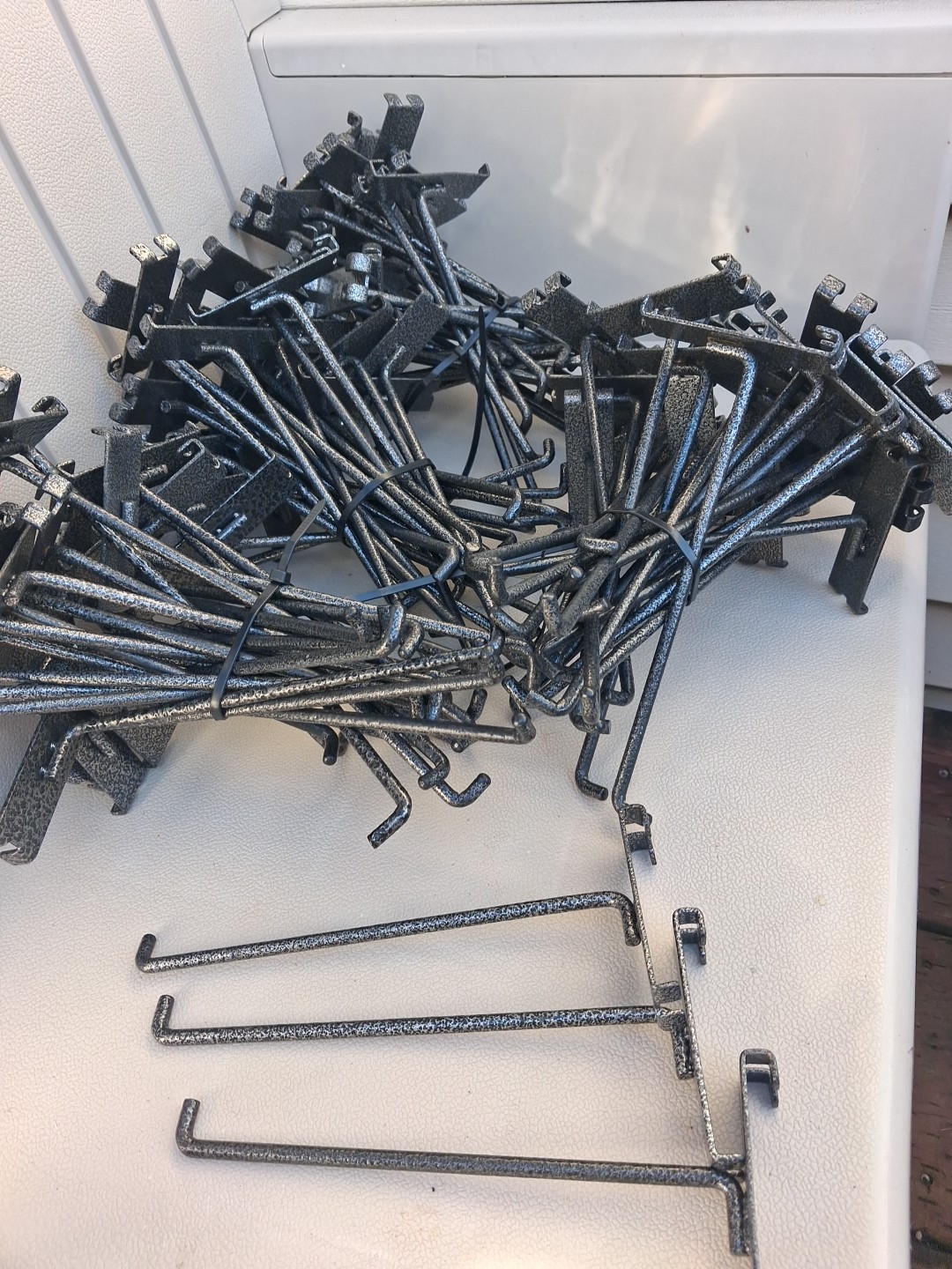 75 Pc 8 Inch Gridwall Hooks Heavy Duty Powder Coated