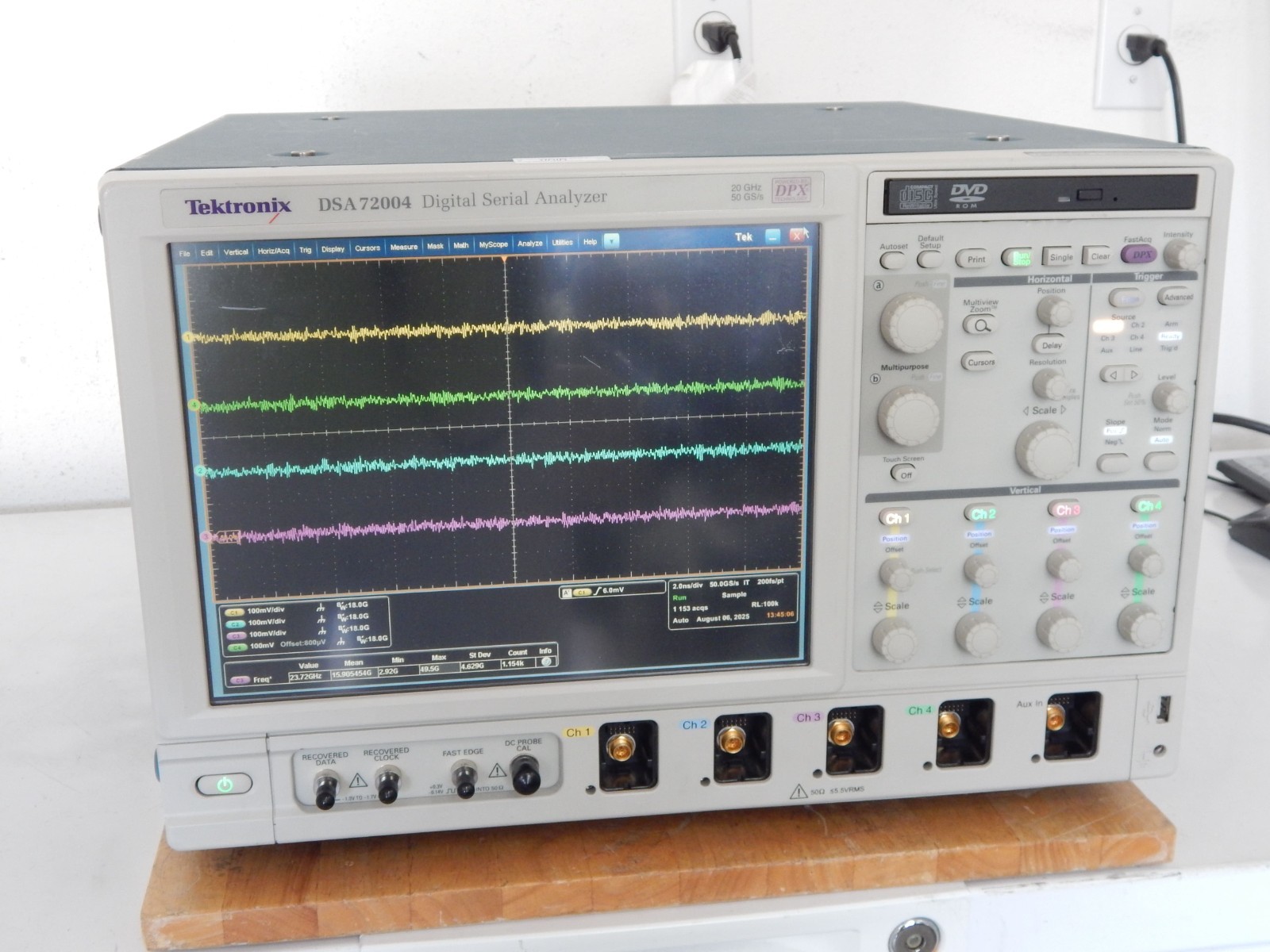 Tektronix DSA72004 Oscilloscope, option loaded 10XL, JA3,RTE, s/n B010114, NIST