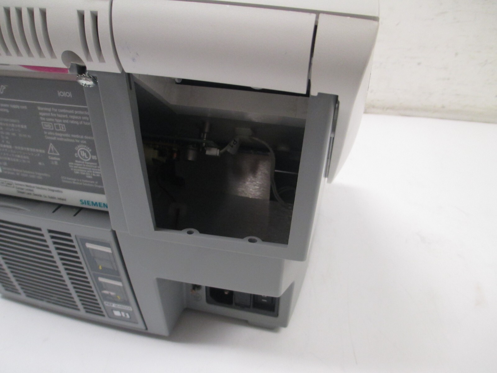 Siemens DCA Vantage Analyzer (For Parts, Missing Printer)