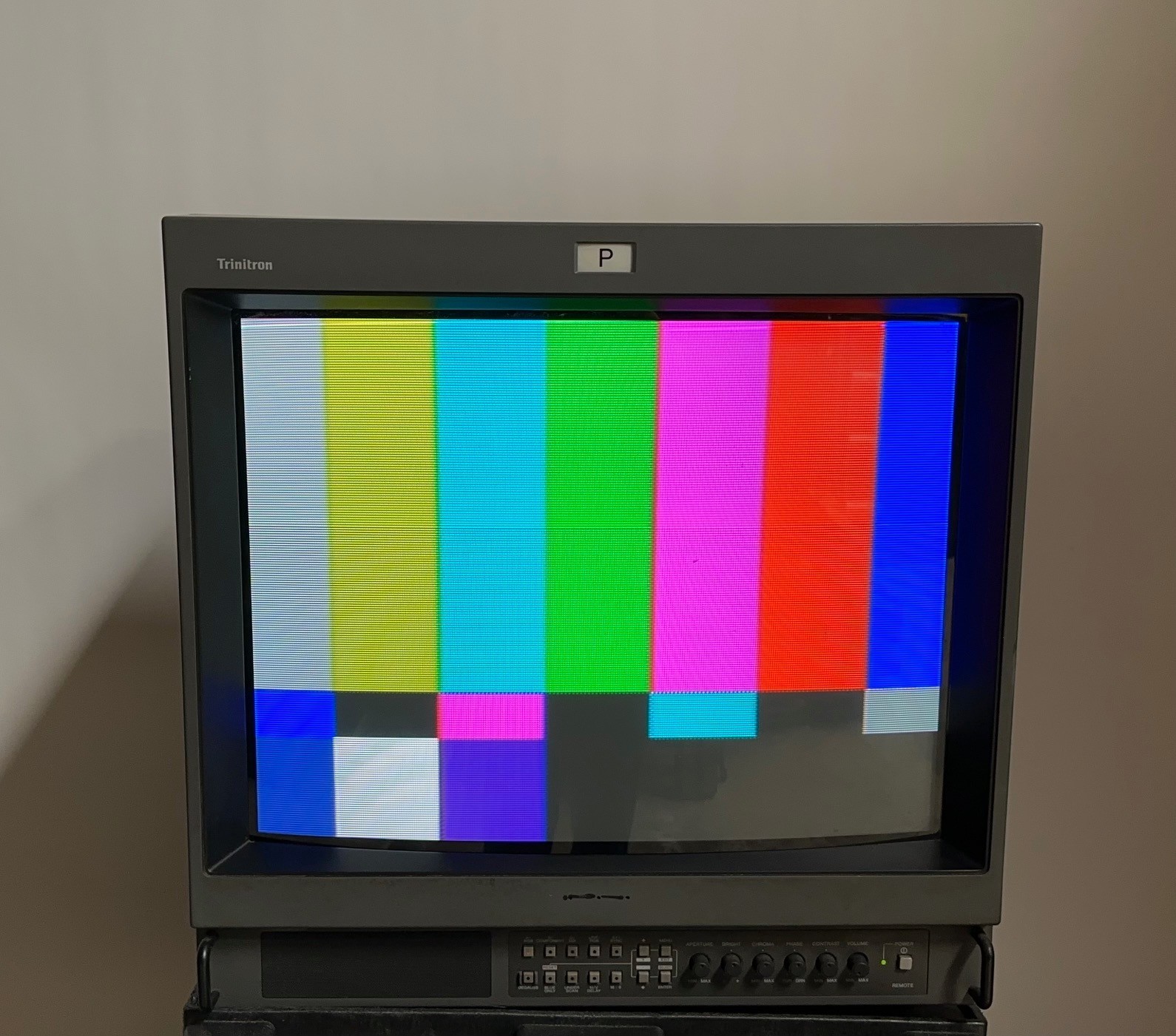 Sony Trinitron PVM-20M2U Professional NTSC Color Video Monitor 20"