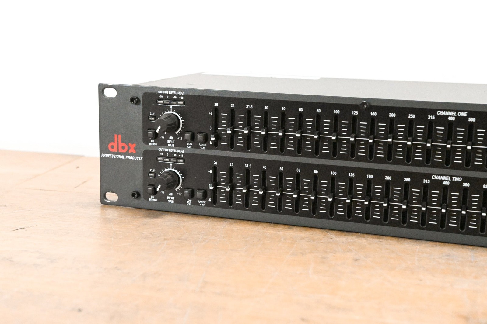 dbx 231 Dual-Channel 31-Band Graphic Equalizer CG012E7