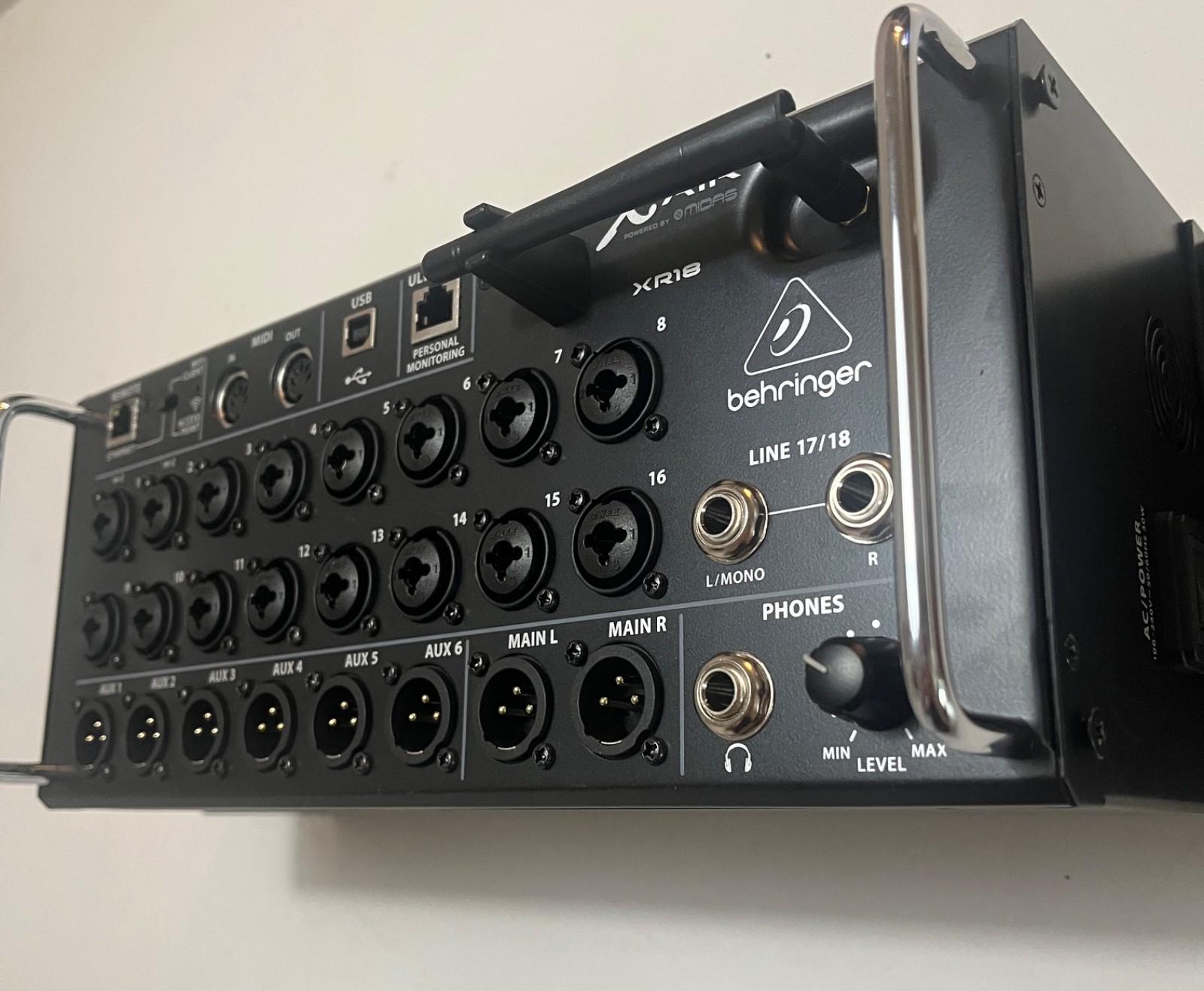 Behringer XR18 Digital Mixer - Black